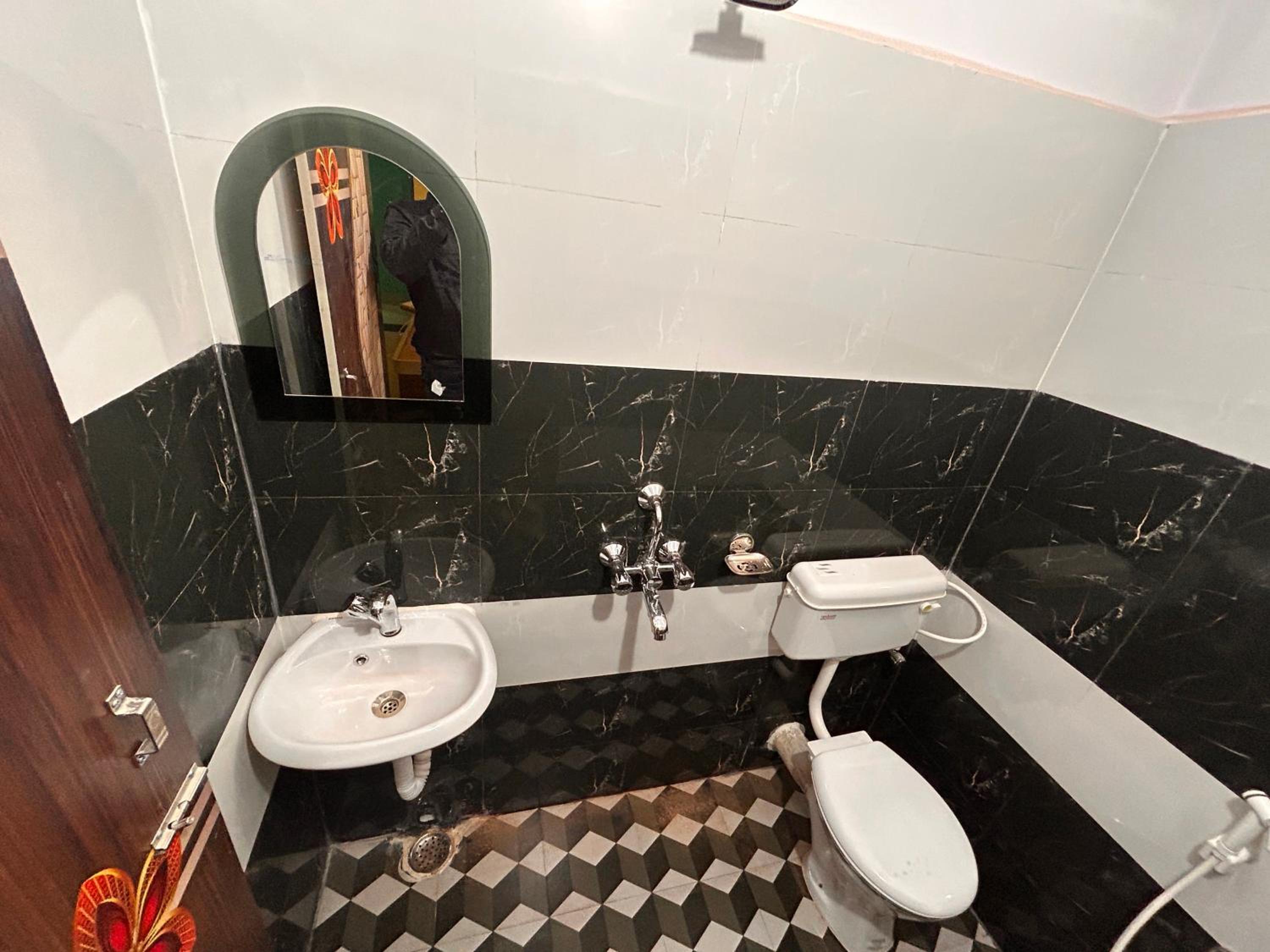 OYO Home OMM Guest house Homestay view 3