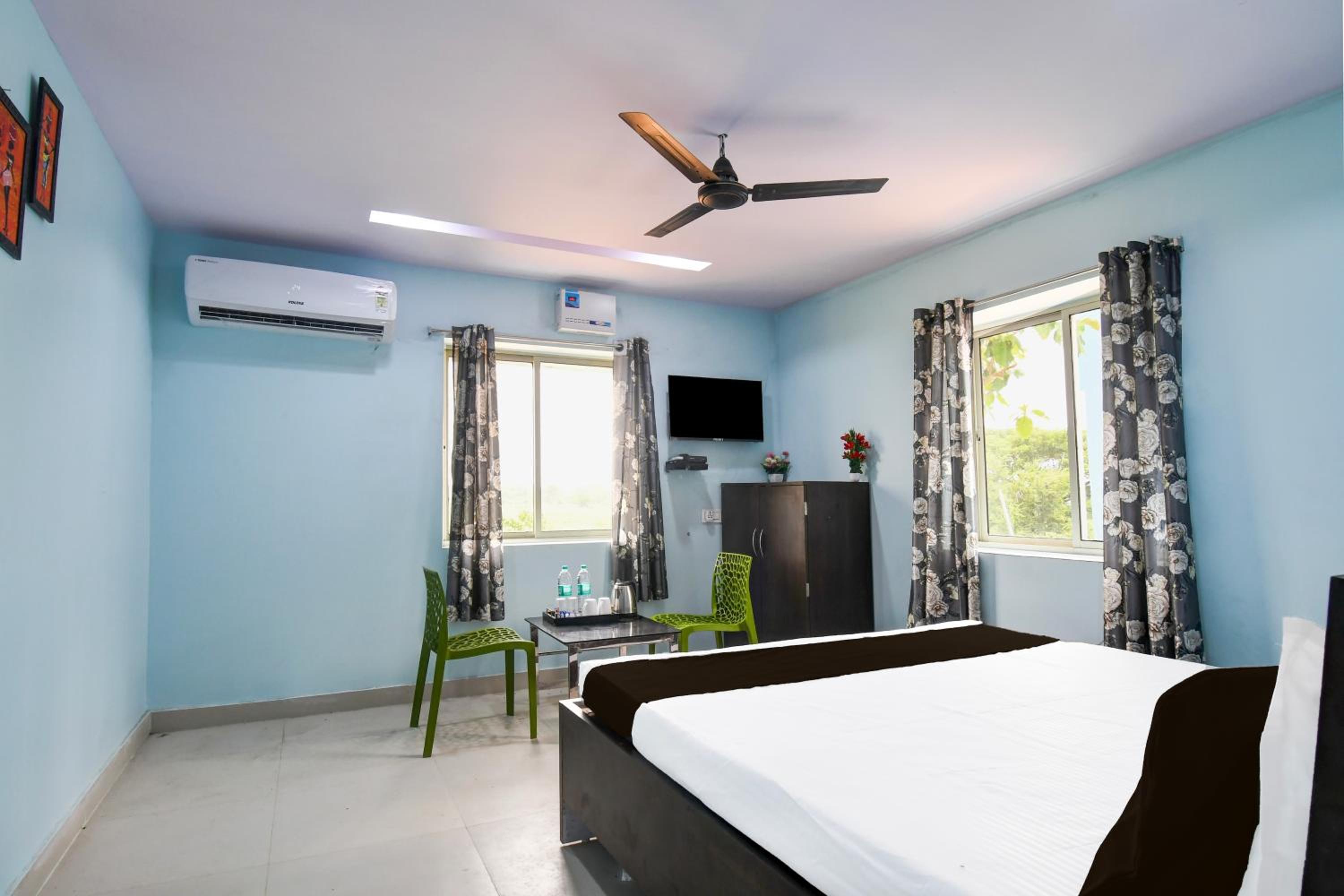 Hotel O Royal