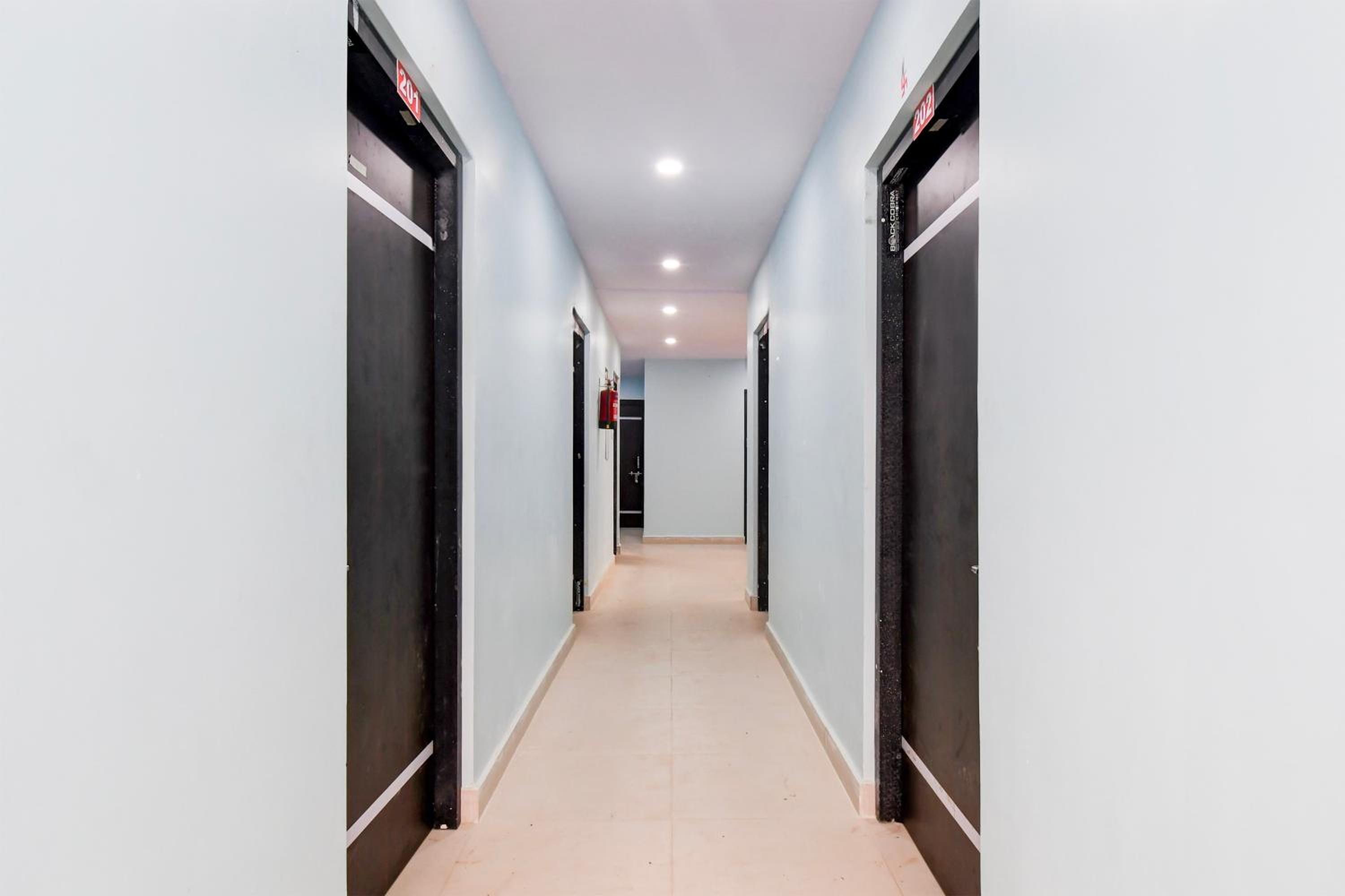 Hotel O Royal