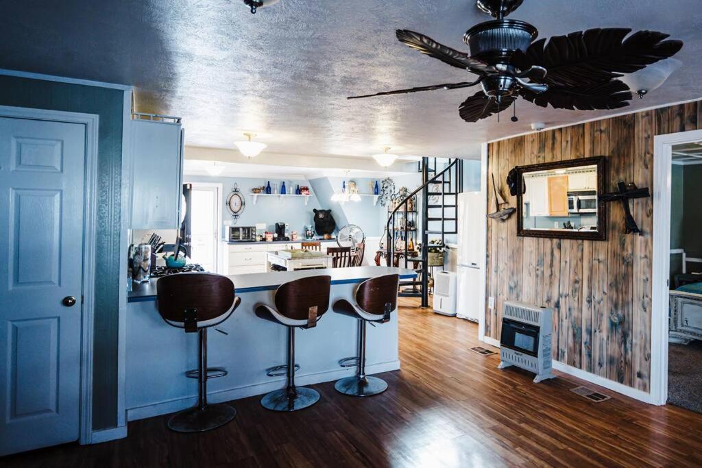 Miscellaneous Market Vacations - Louisiana Bundicks Lake House Country King Bed - Property Image 2