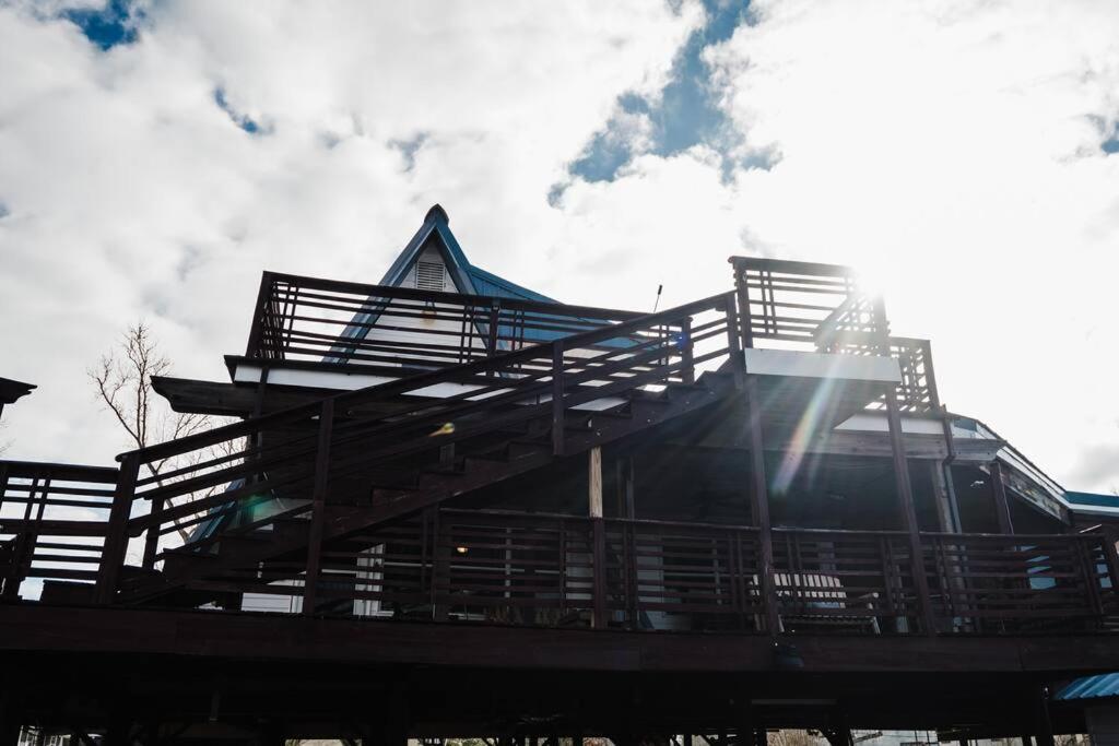 Miscellaneous Market Vacations - Louisiana Bundicks Lake House Country King Bed - Property Image 5