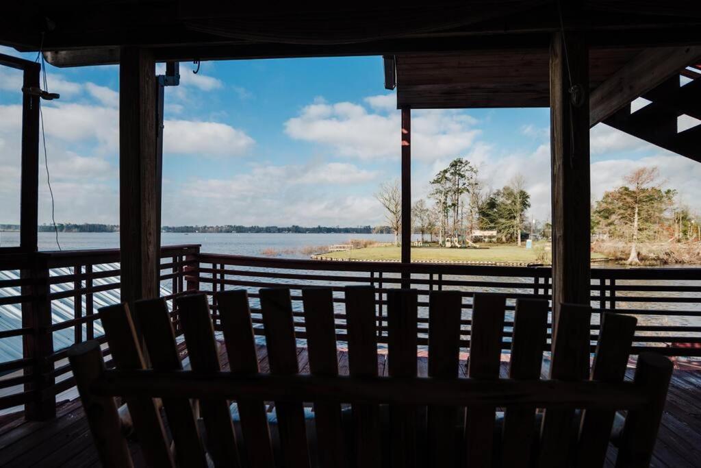 Louisiana Bundicks Lake House Country King Bed - Property Image 16