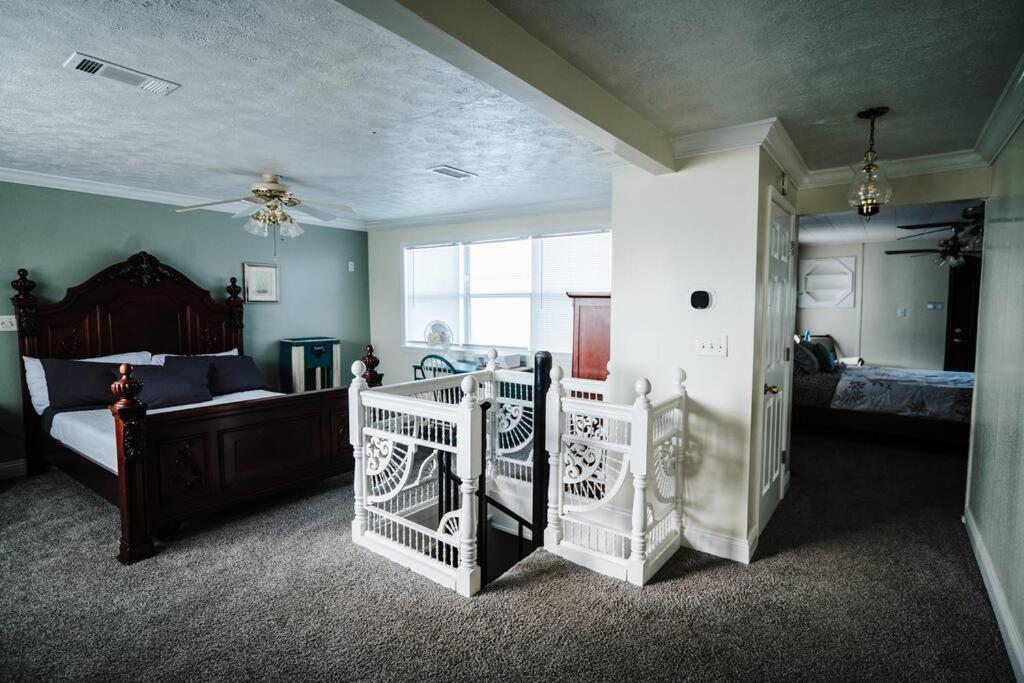 Louisiana Bundicks Lake House Country King Bed - Property Image 11