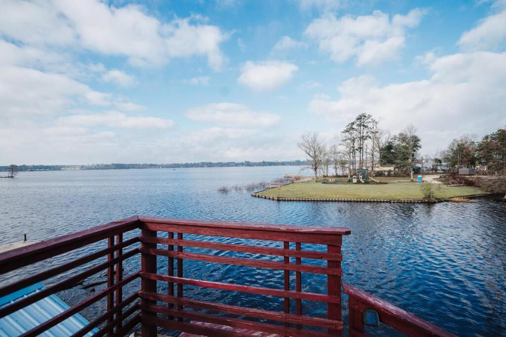 Louisiana Bundicks Lake House Country King Bed - Property Image 8