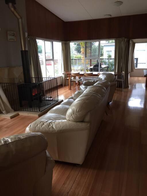 Number10 Mid Century Holiday House