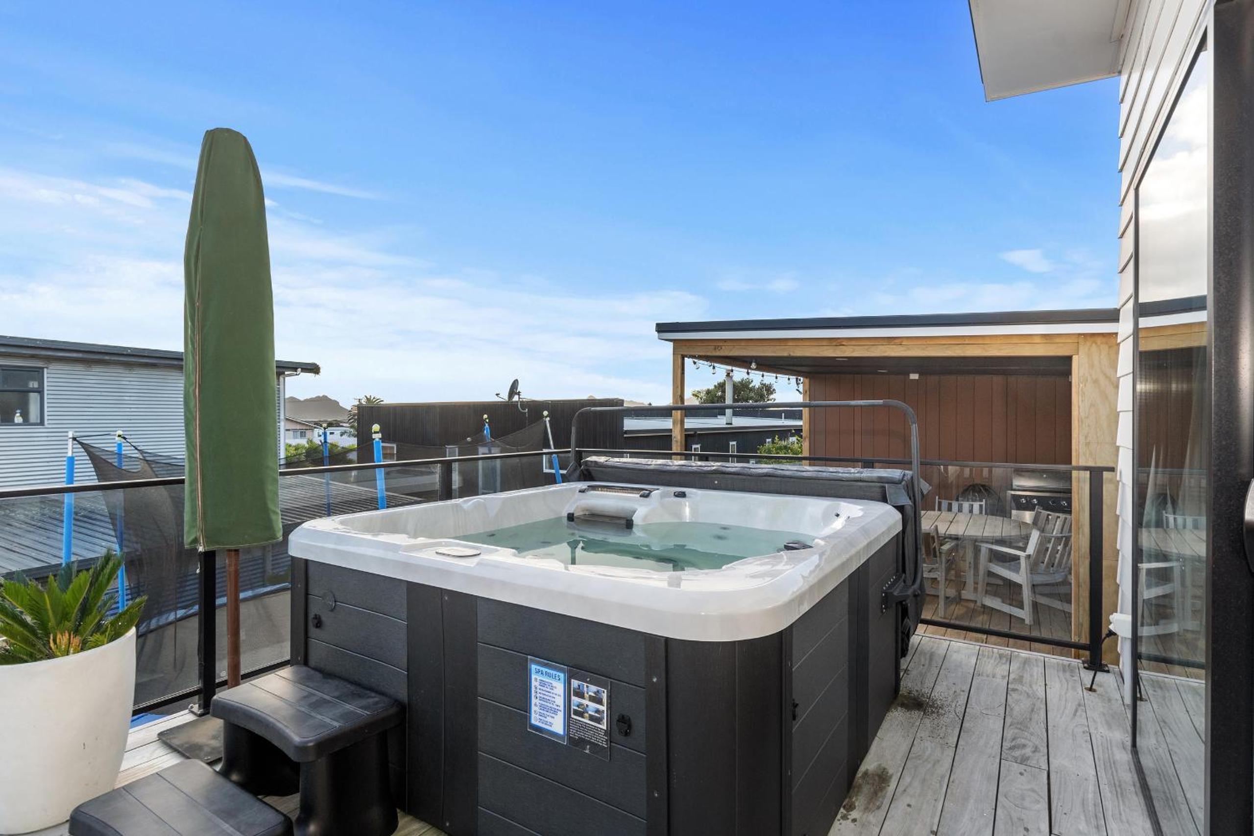 Tuturu Bliss - Ruakākā Holiday Home view 5