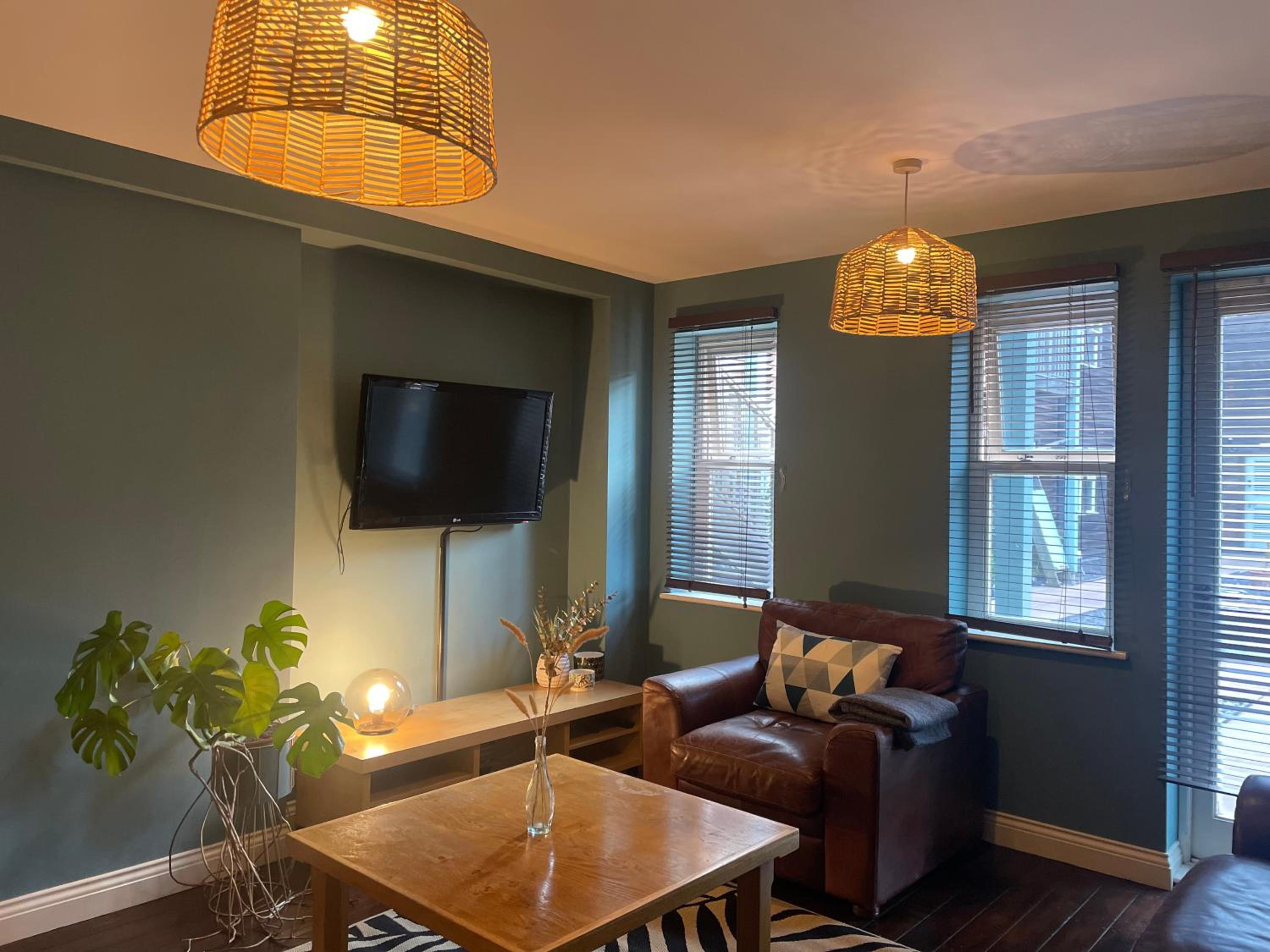 69D Victoria Street view 2