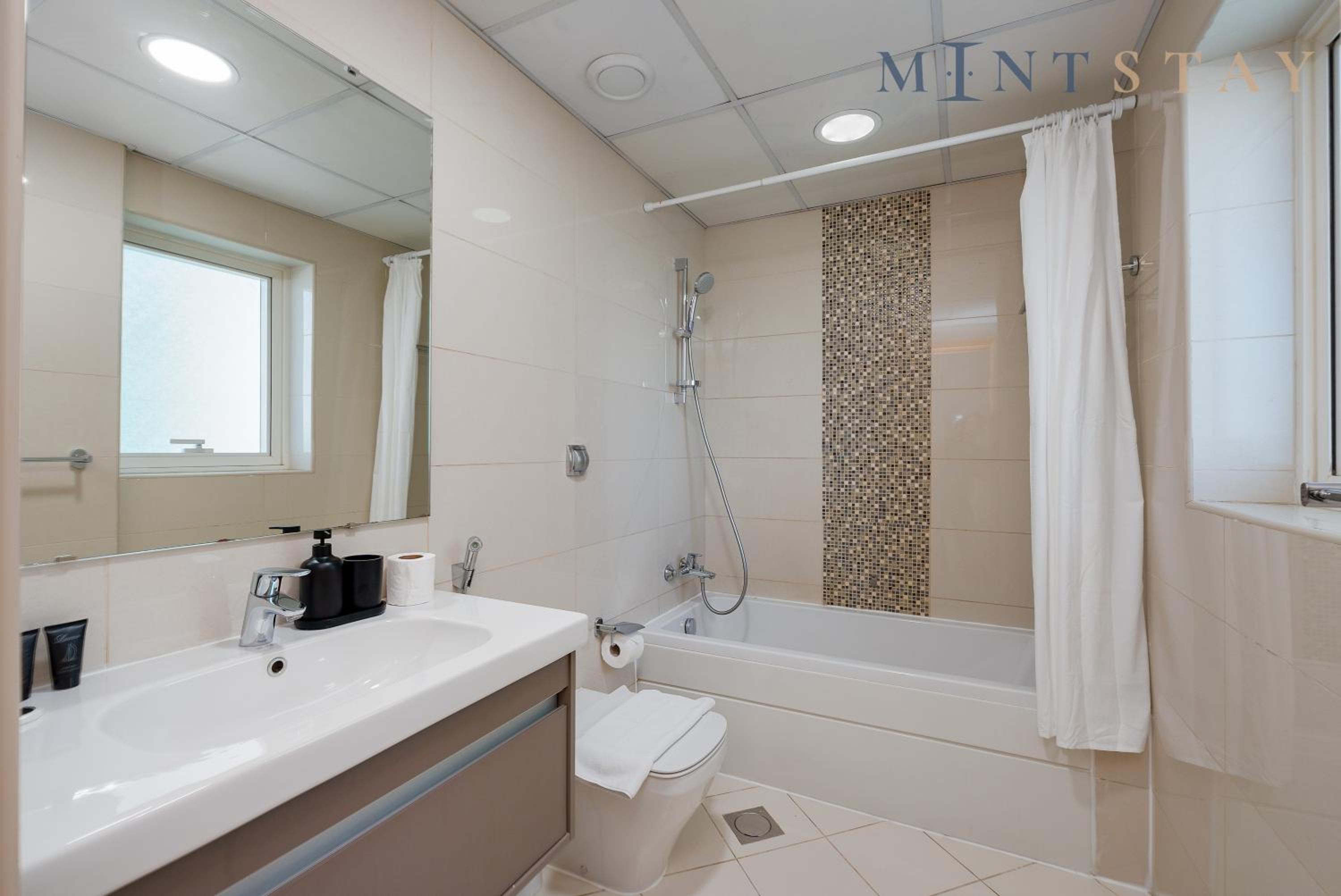 Continental Tower, Dubai Marina - Mint Stay