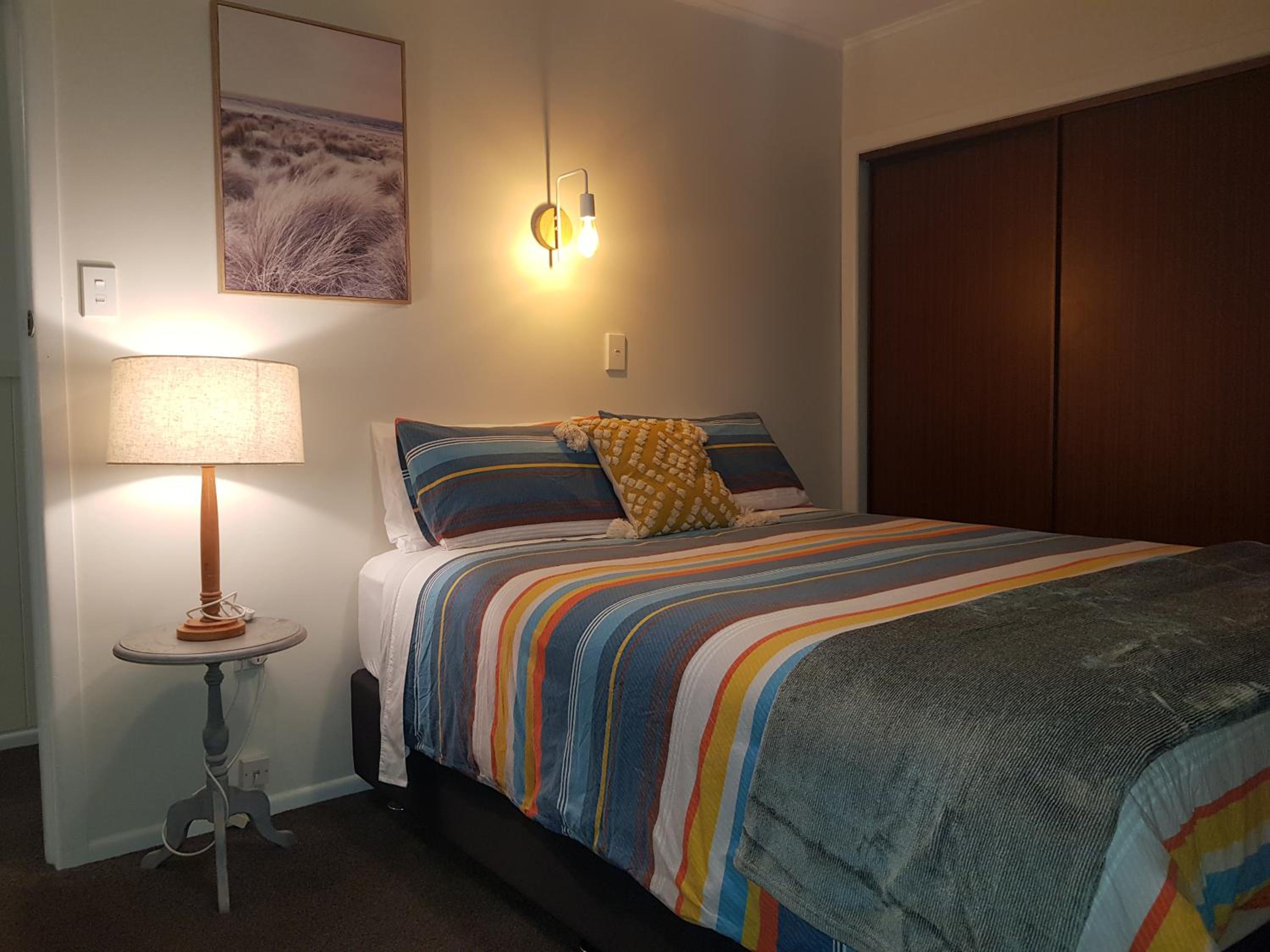 Sunny Central Parkvale home view 2