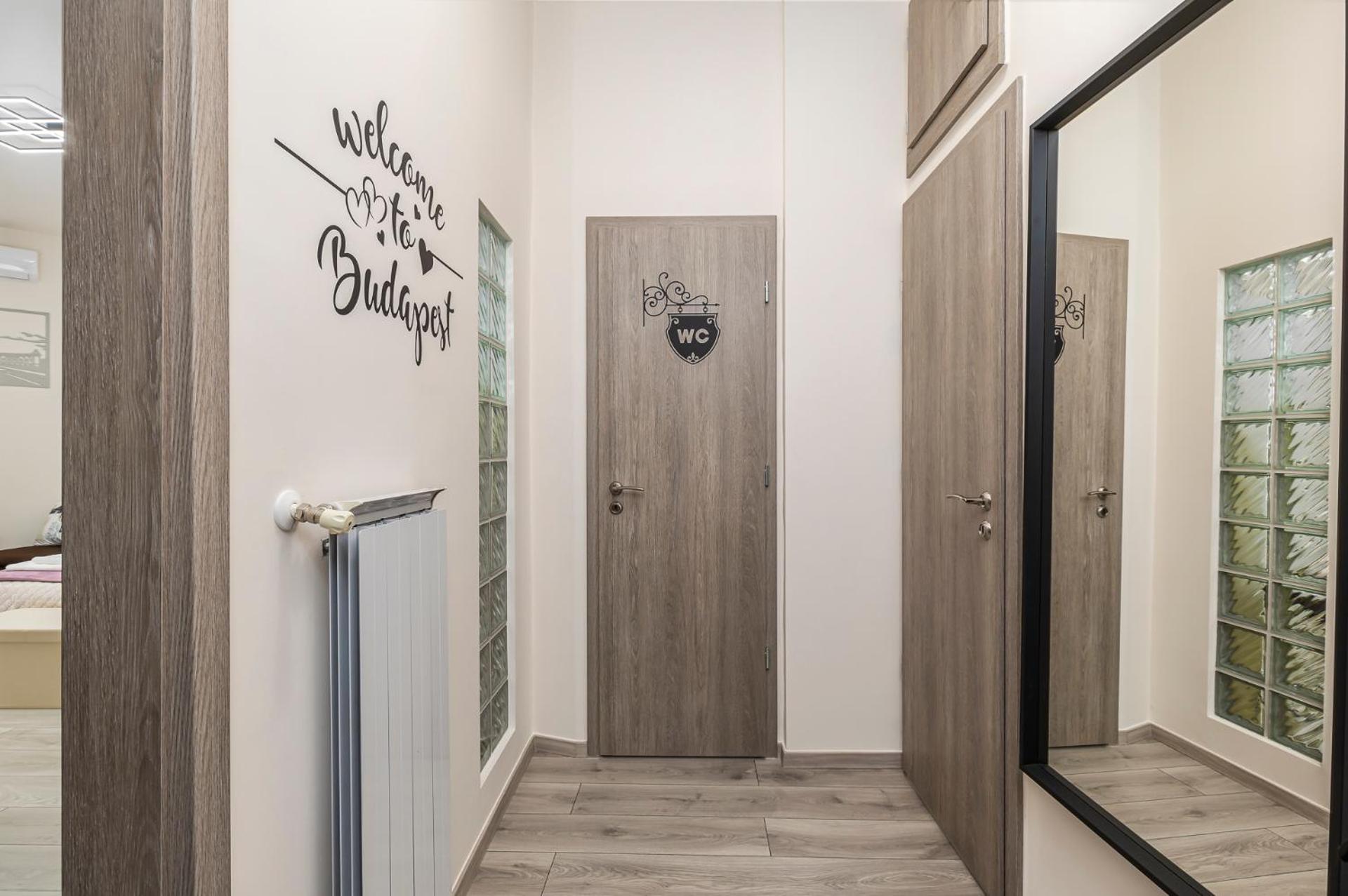 Galaxy Apartement Lift Parking