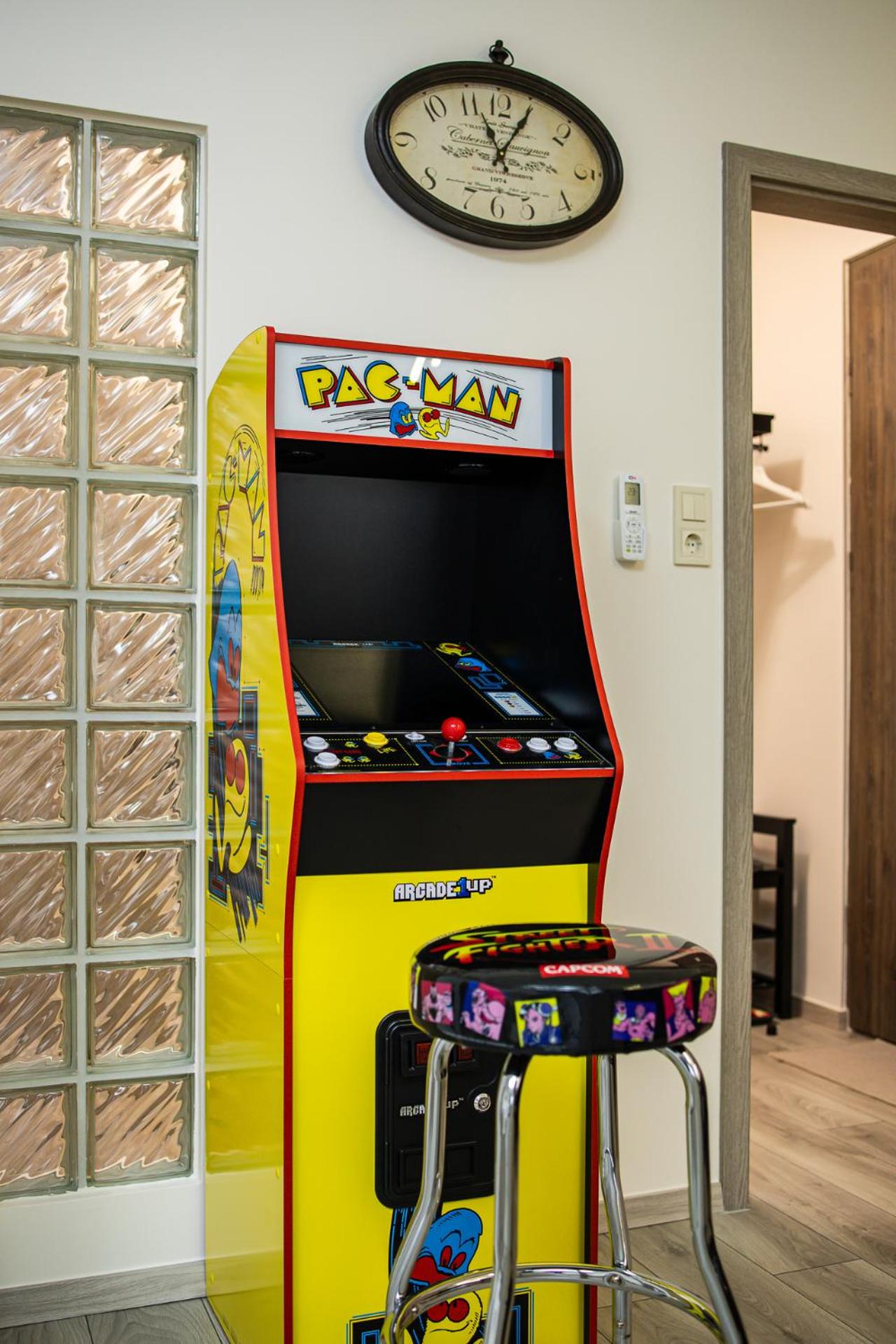 Galaxy Apartement Lift Parking