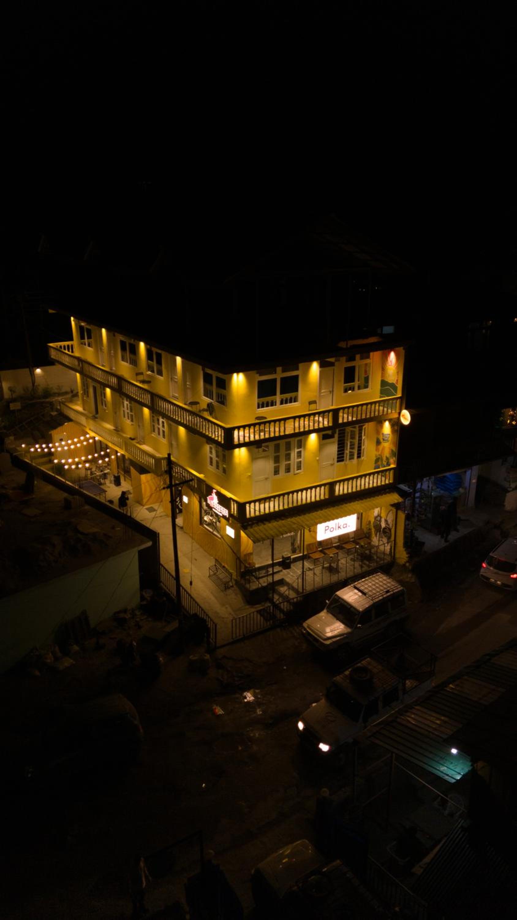 Whoopers Hostel Jibhi view 3