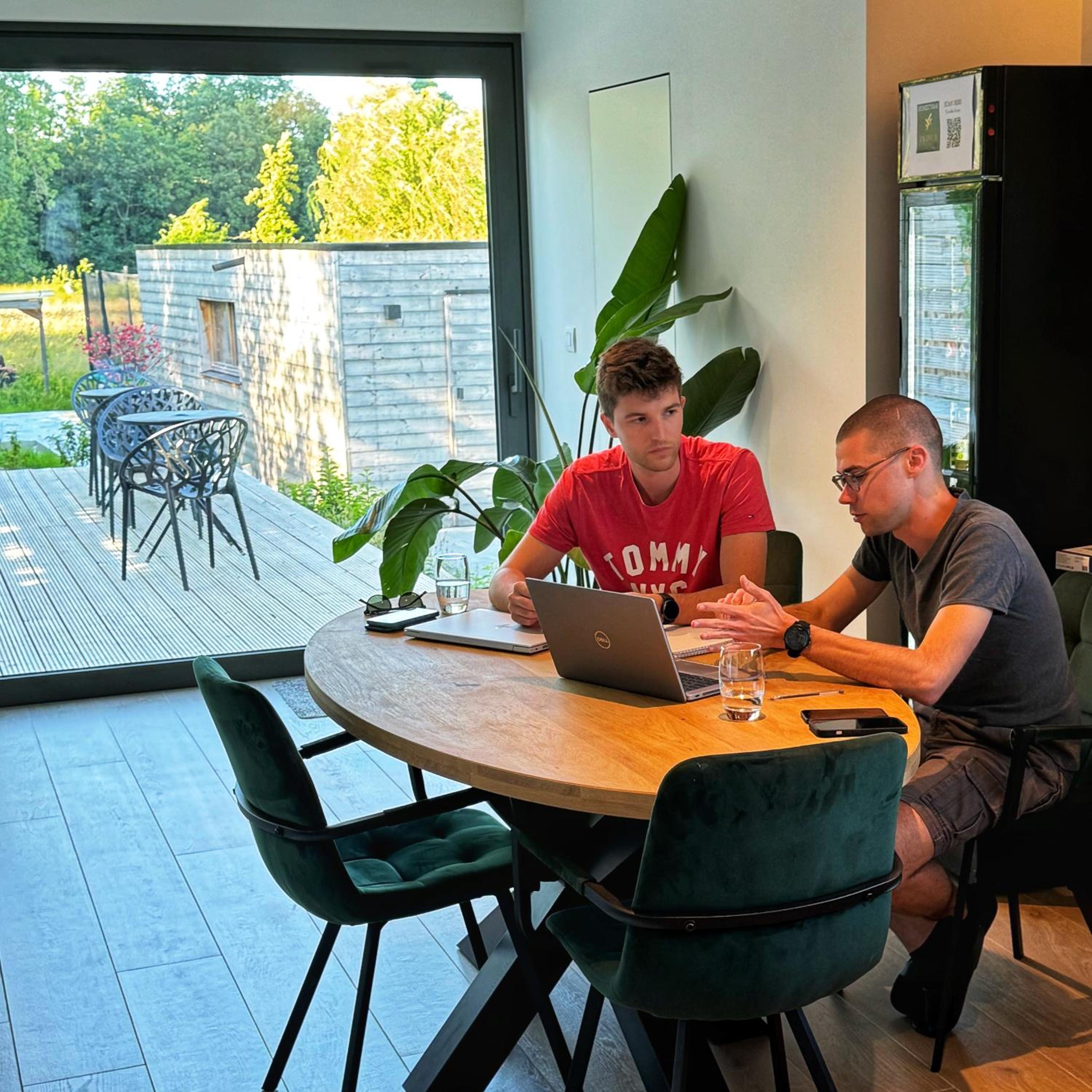 Inova - Comfort Room with Private Bathroom and Shared Facilities