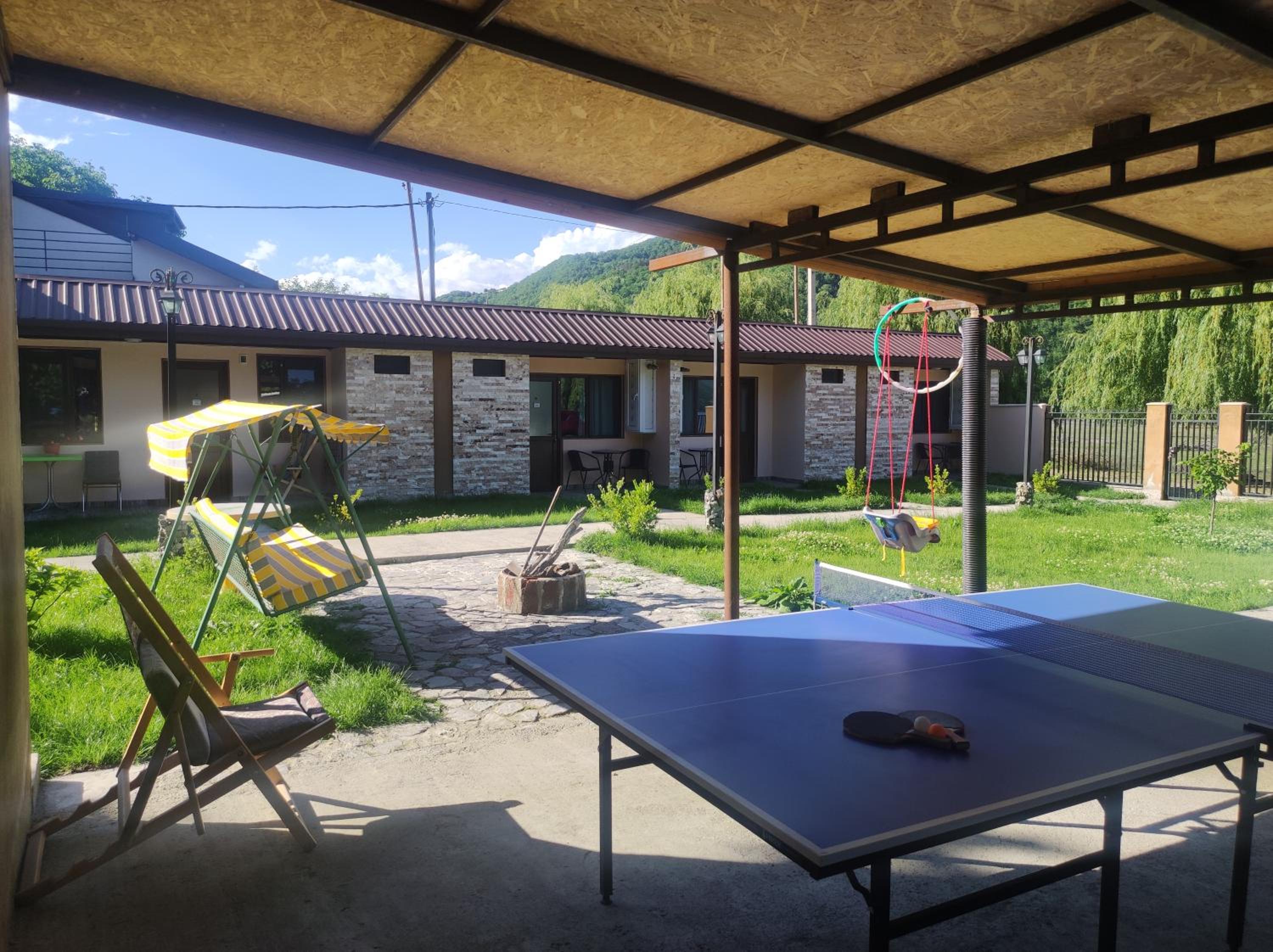 Ananuri Cottages