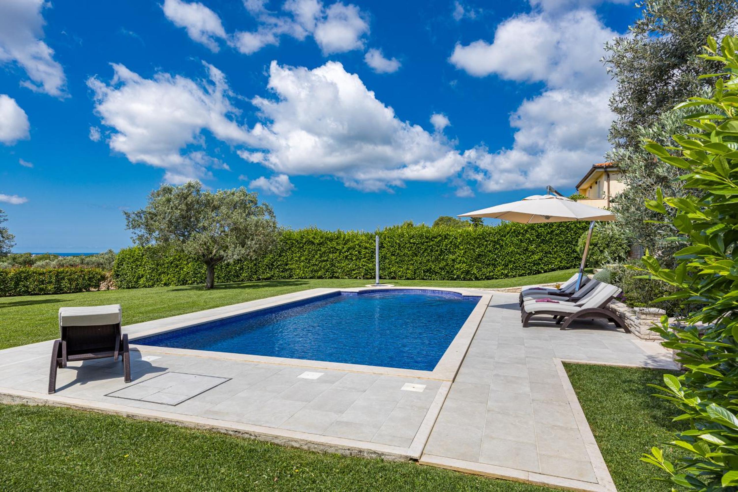 Villa De Flora with salt water pool & sea view near Fažana view 5