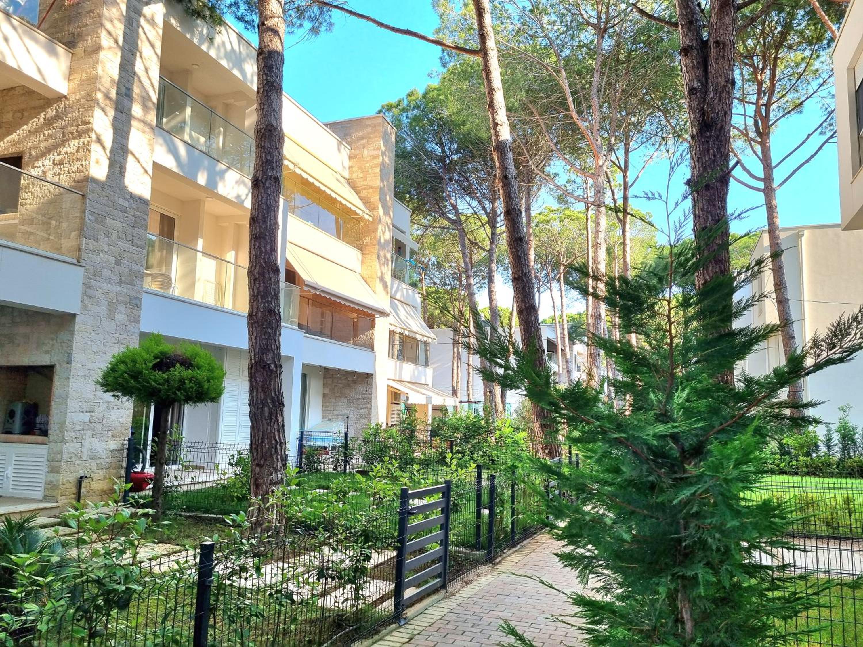 San Pietro Garden Apartment - 299