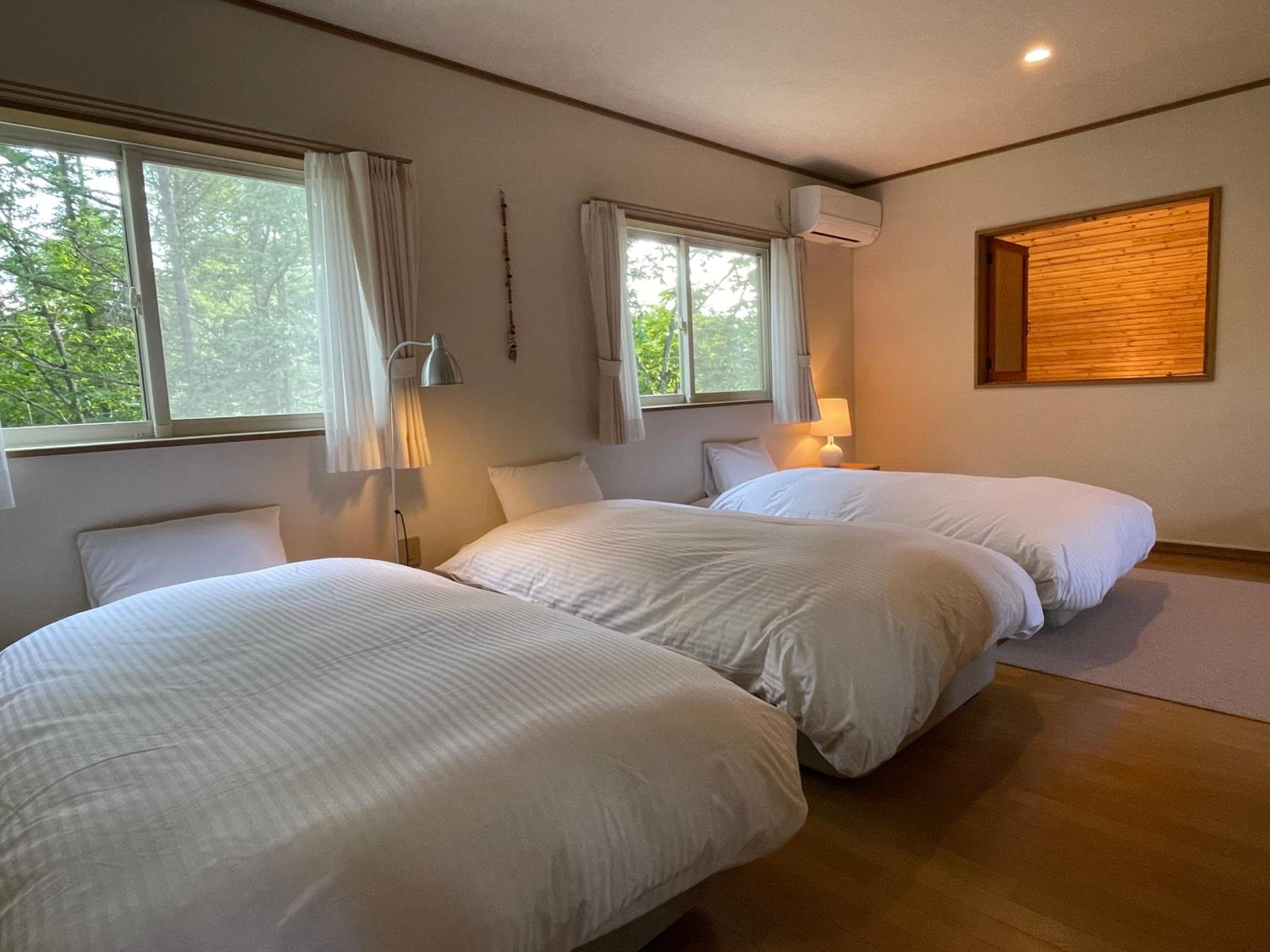 Mimos Cottage view 3