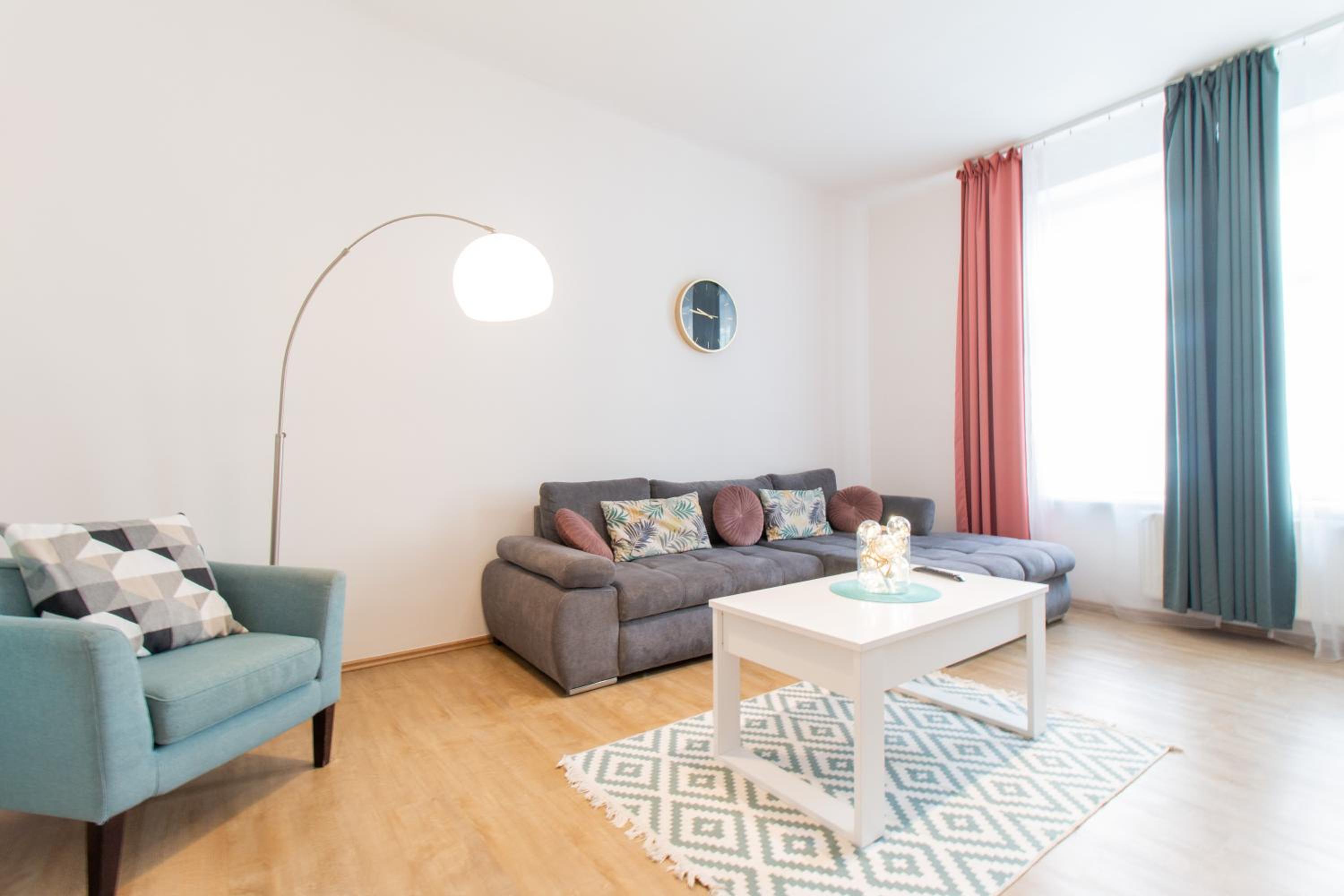 Stay Inn Apartments Naplavka