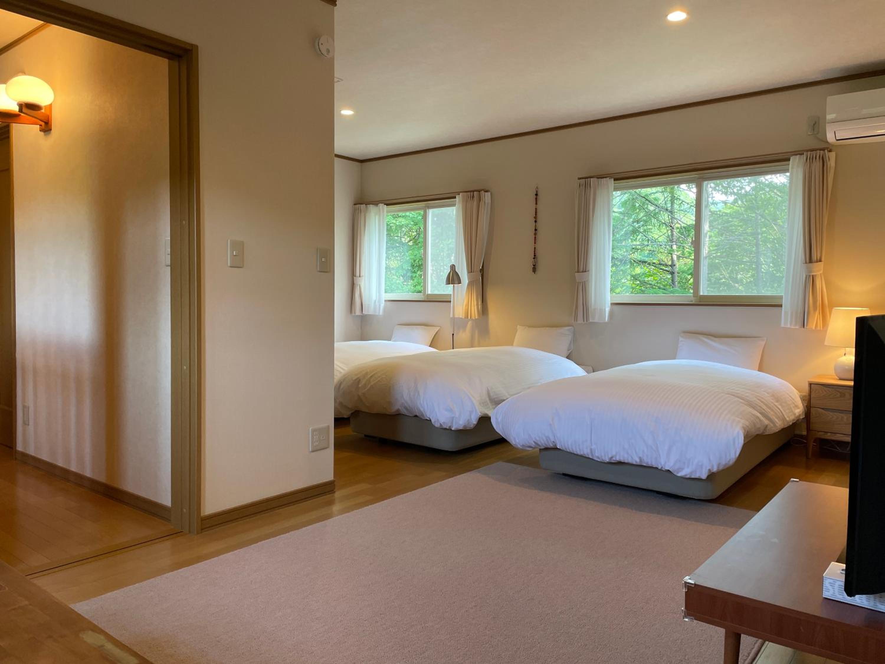 Mimos Cottage view 4