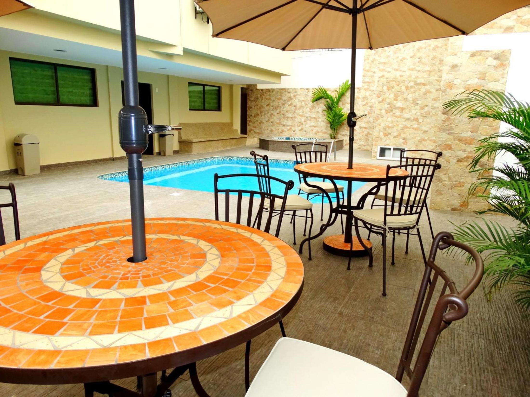 Hotel Marvento Suites