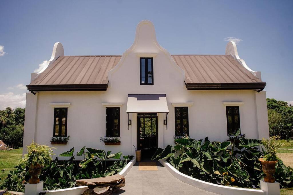 Nami Carolina, Your Weekend Home near Tagaytay