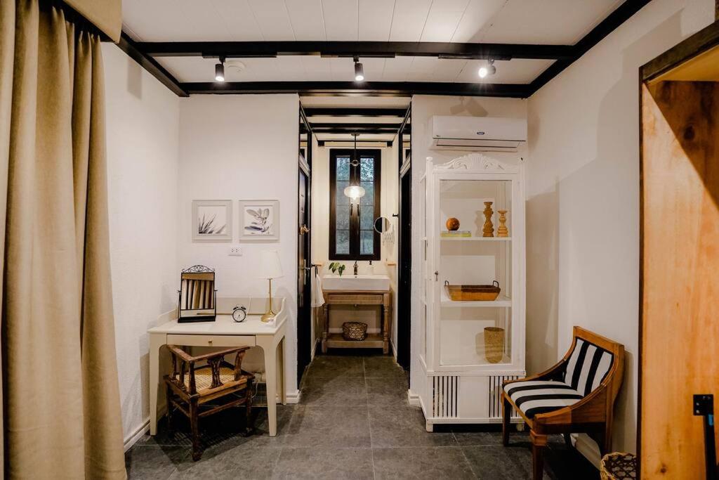 Nami Carolina, Your Weekend Home near Tagaytay