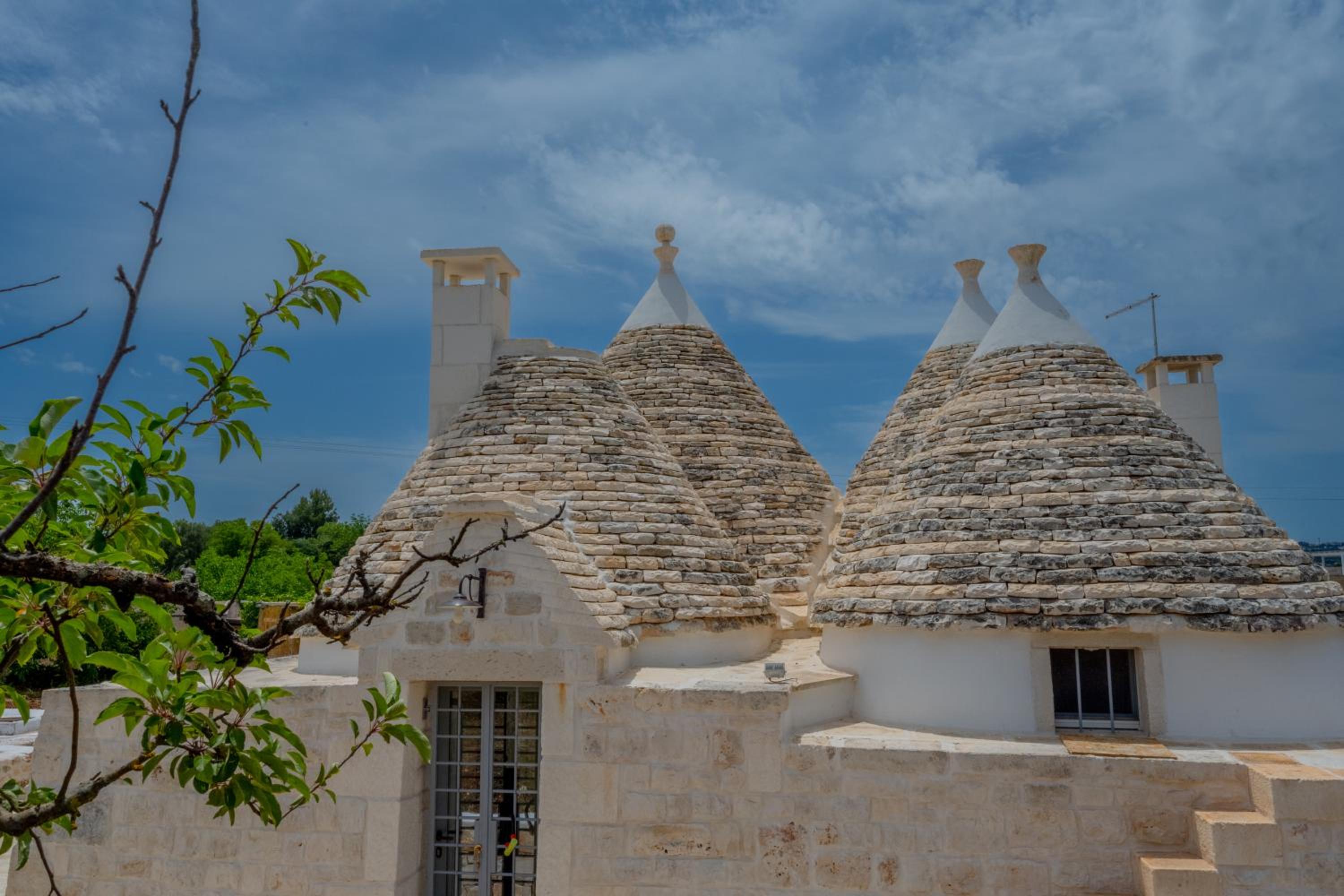 Luxury Trulli di Giulia, exclusive villa with private pool in Valle d'Itria, Puglia