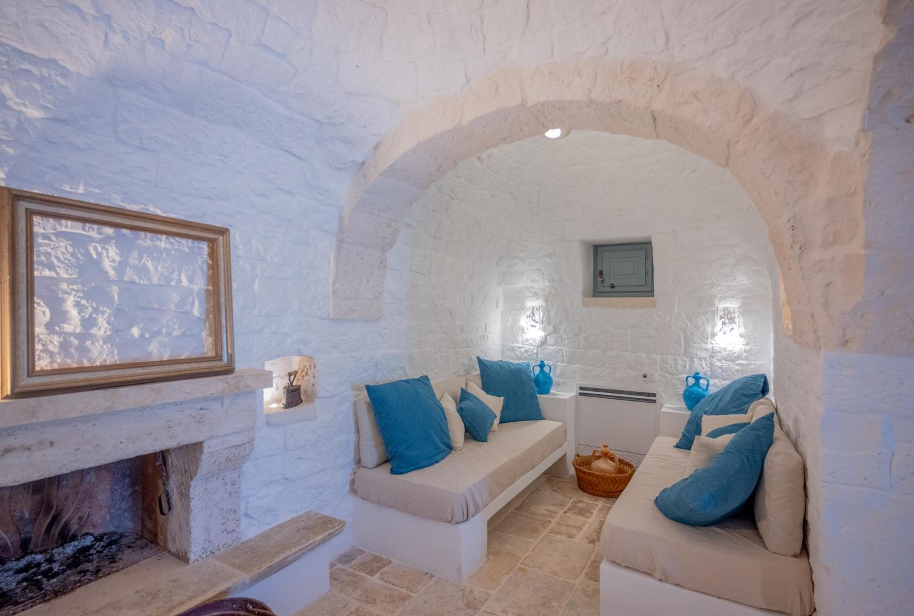 Luxury Trulli di Giulia, exclusive villa with private pool in Valle d'Itria, Puglia