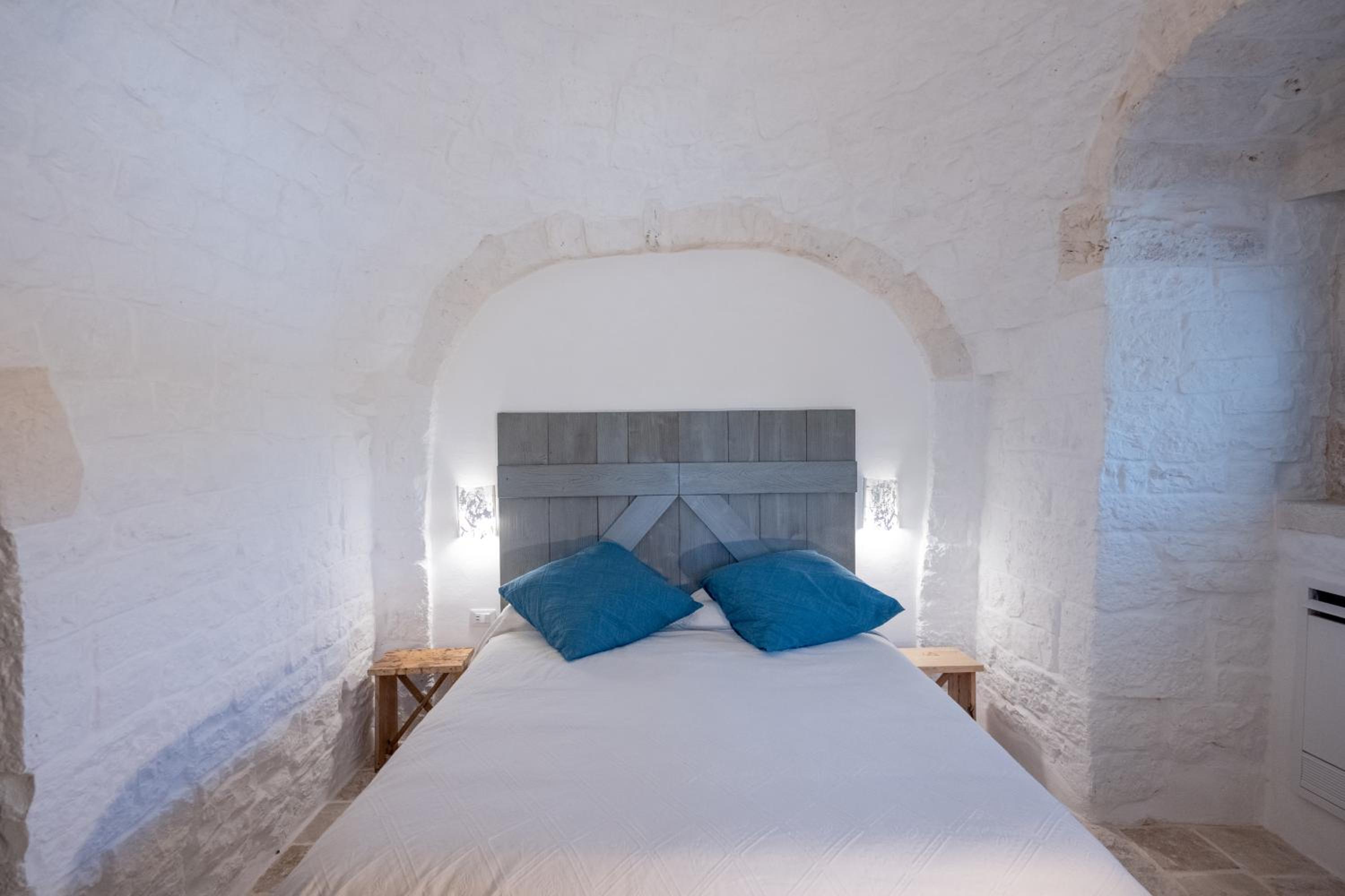 Luxury Trulli di Giulia, exclusive villa with private pool in Valle d'Itria, Puglia