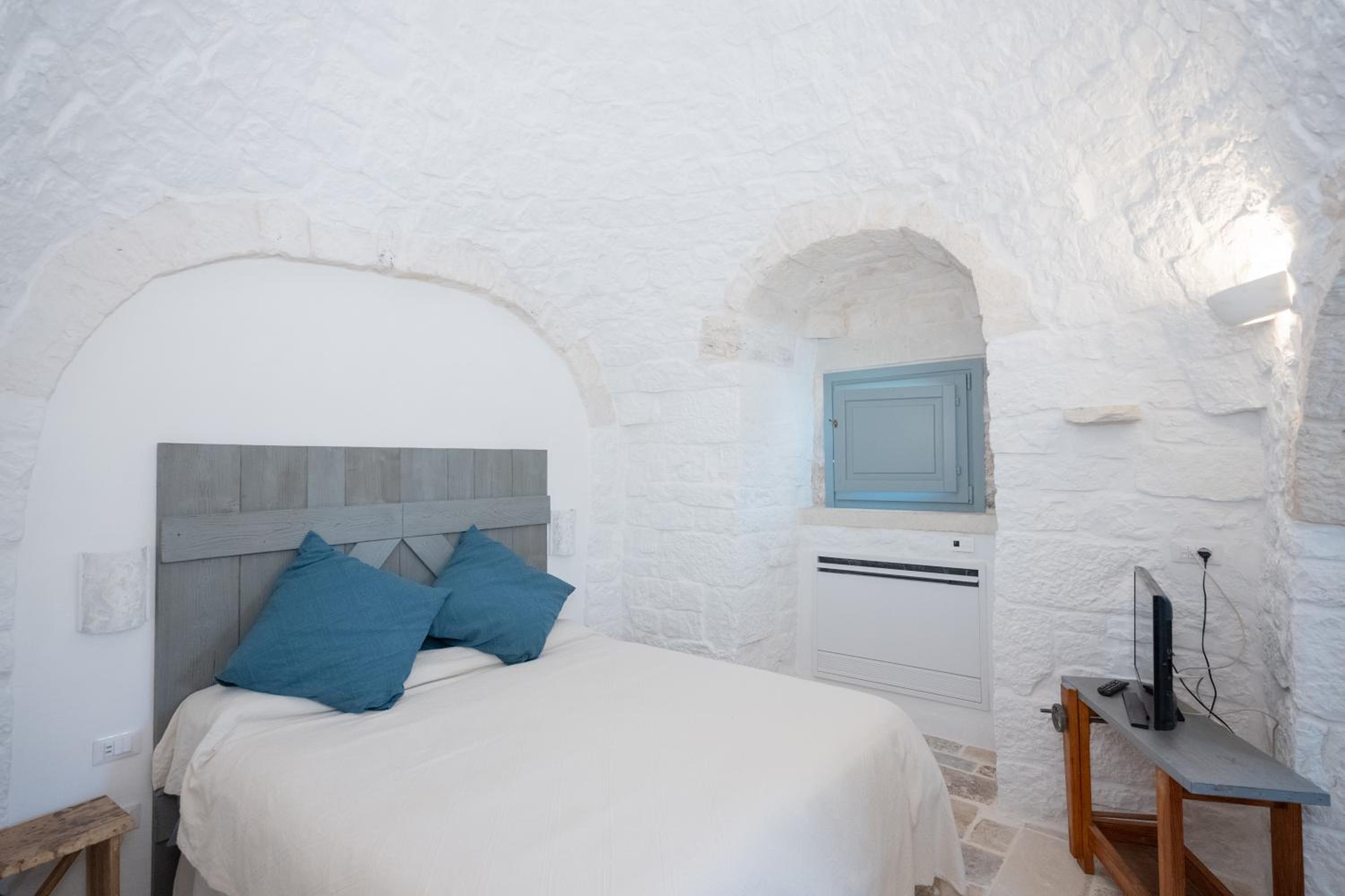 Luxury Trulli di Giulia, exclusive villa with private pool in Valle d'Itria, Puglia