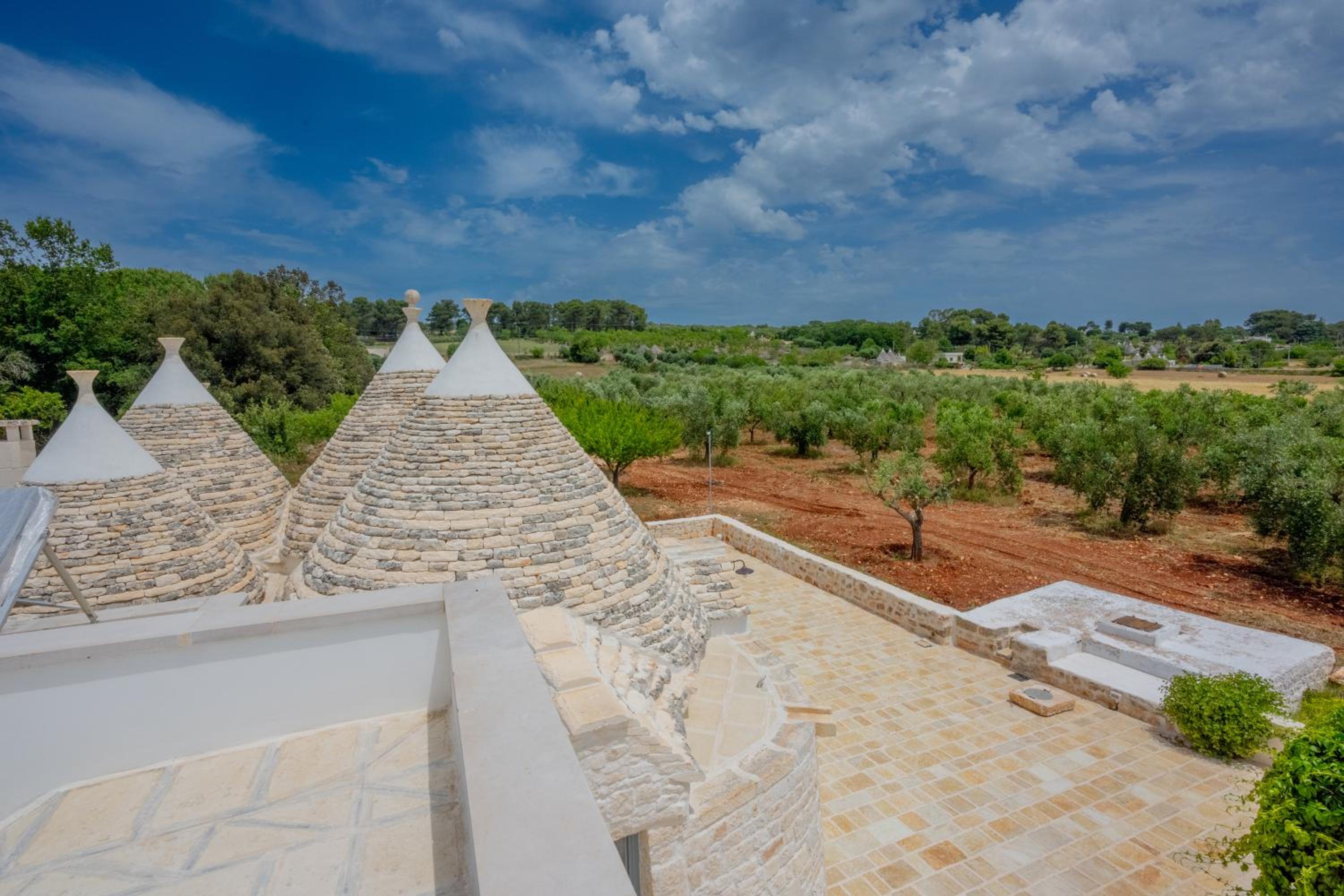 Luxury Trulli di Giulia, exclusive villa with private pool in Valle d'Itria, Puglia