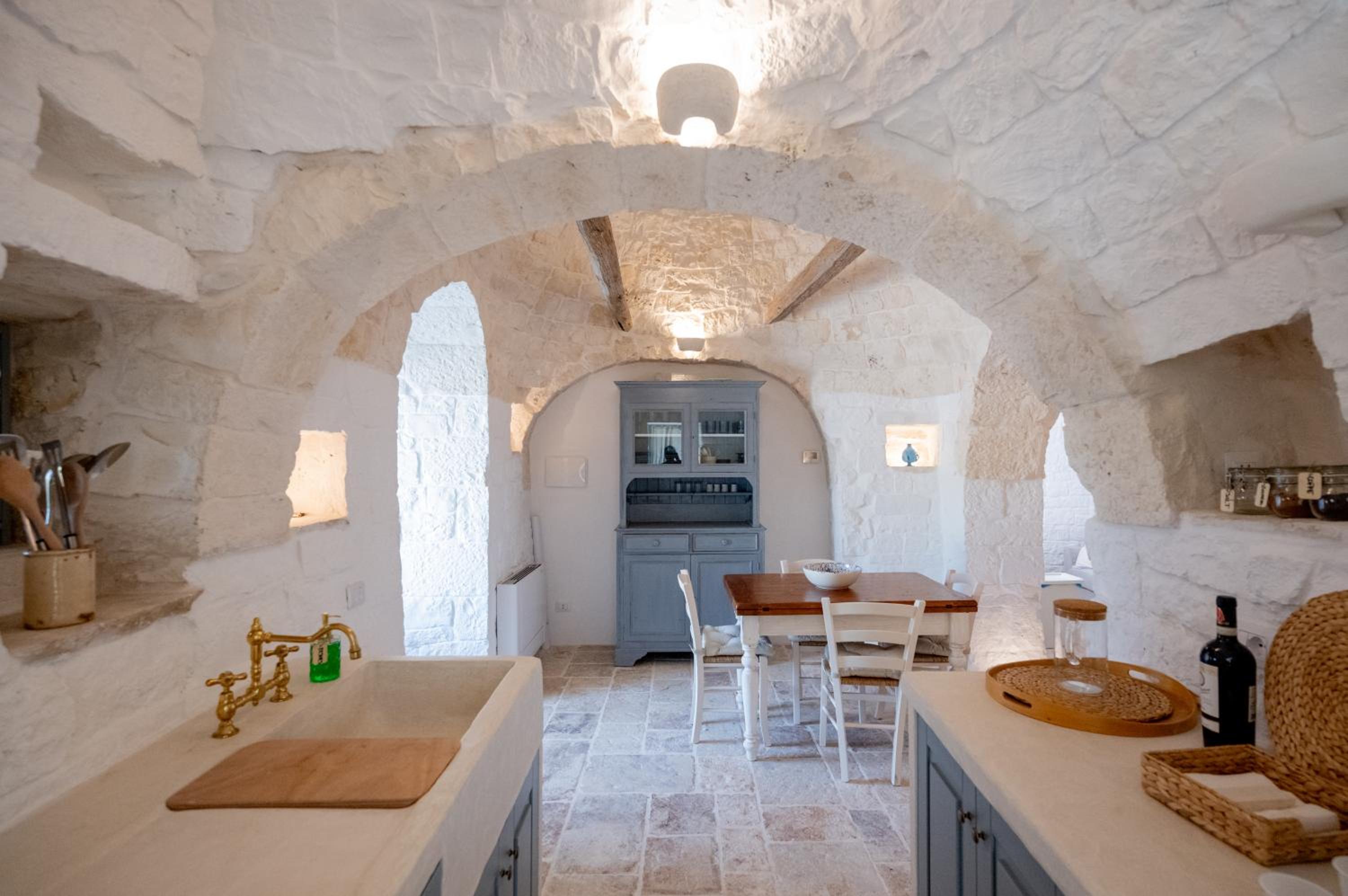Luxury Trulli di Giulia, exclusive villa with private pool in Valle d'Itria, Puglia