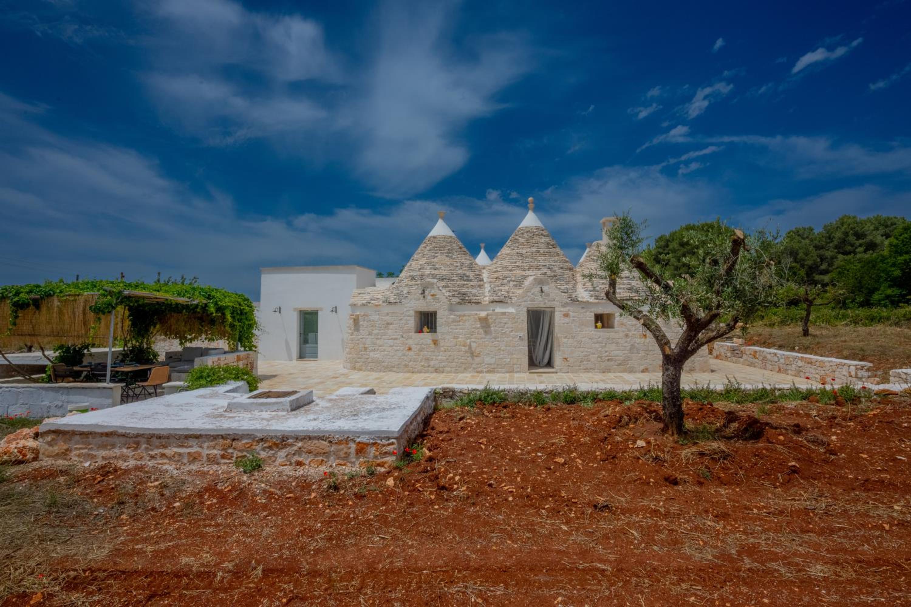 Luxury Trulli di Giulia, exclusive villa with private pool in Valle d'Itria, Puglia