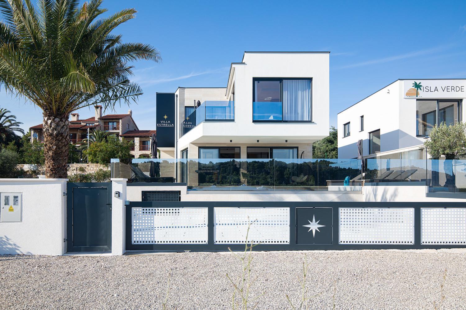 Villa Estrella in Medulin for 10 people with sauna & whirpool just 6 m from the sea view 5