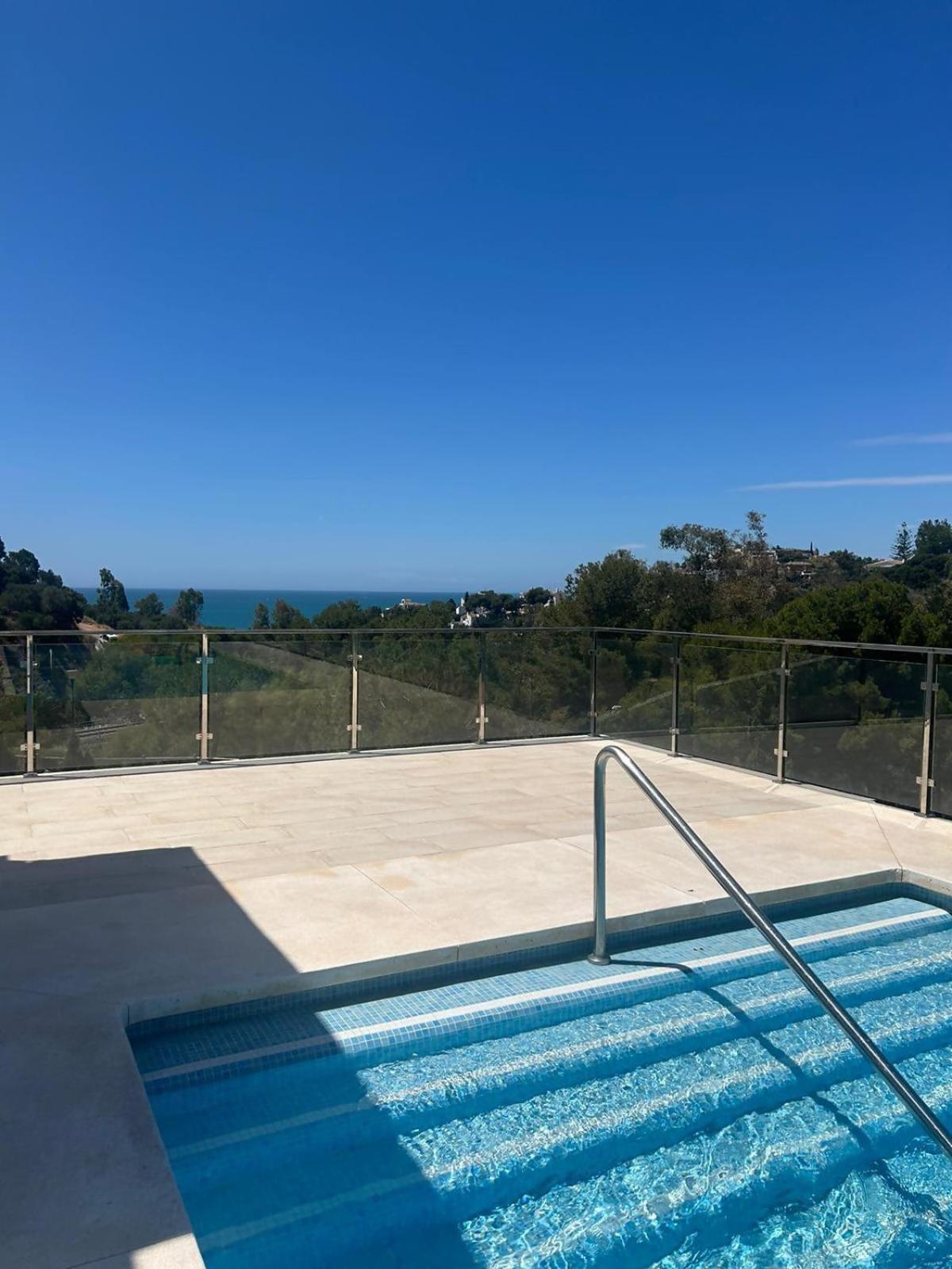 Acogedor apartamento con piscina en Benalmádena.