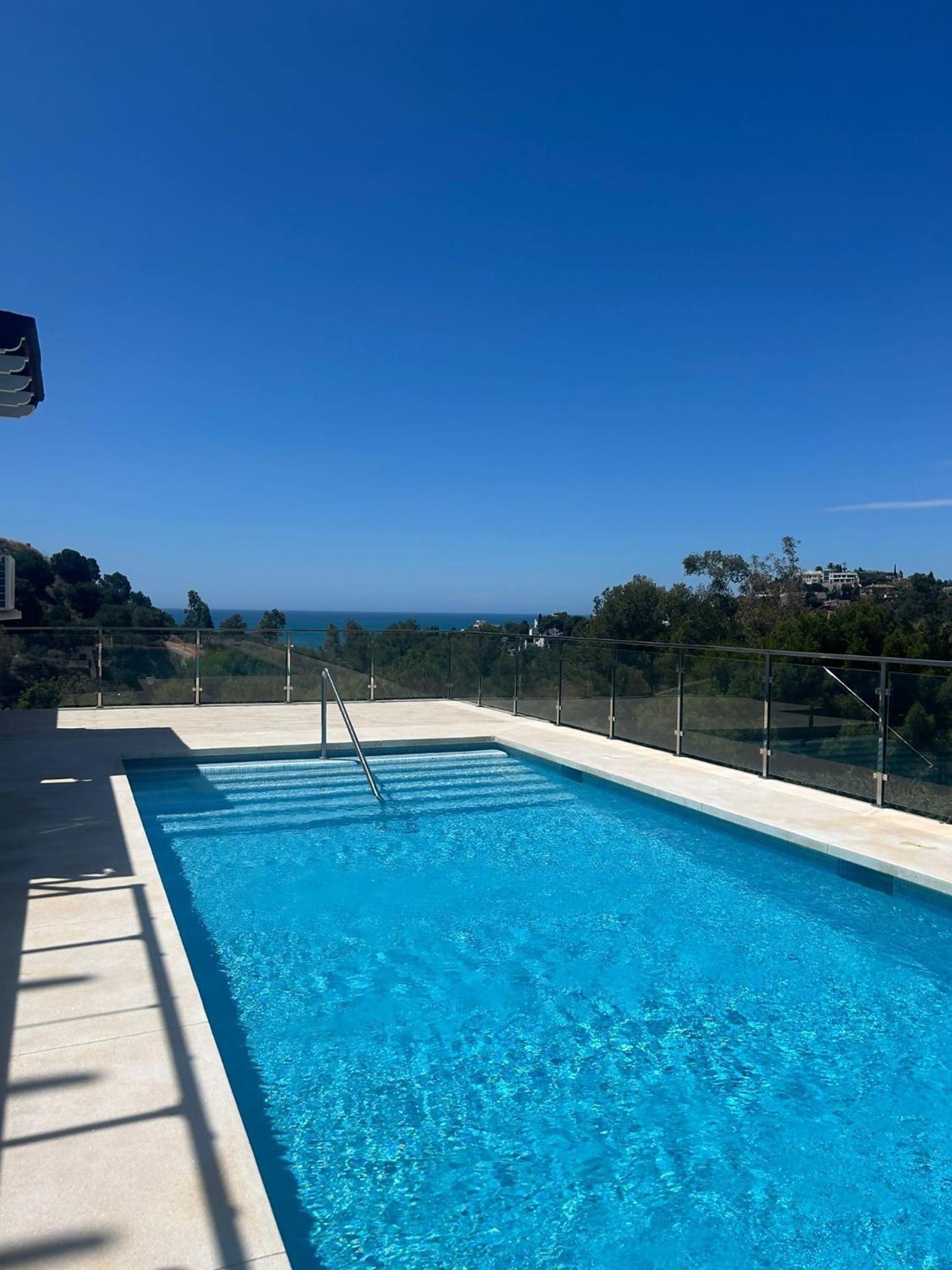 Acogedor apartamento con piscina en Benalmádena.