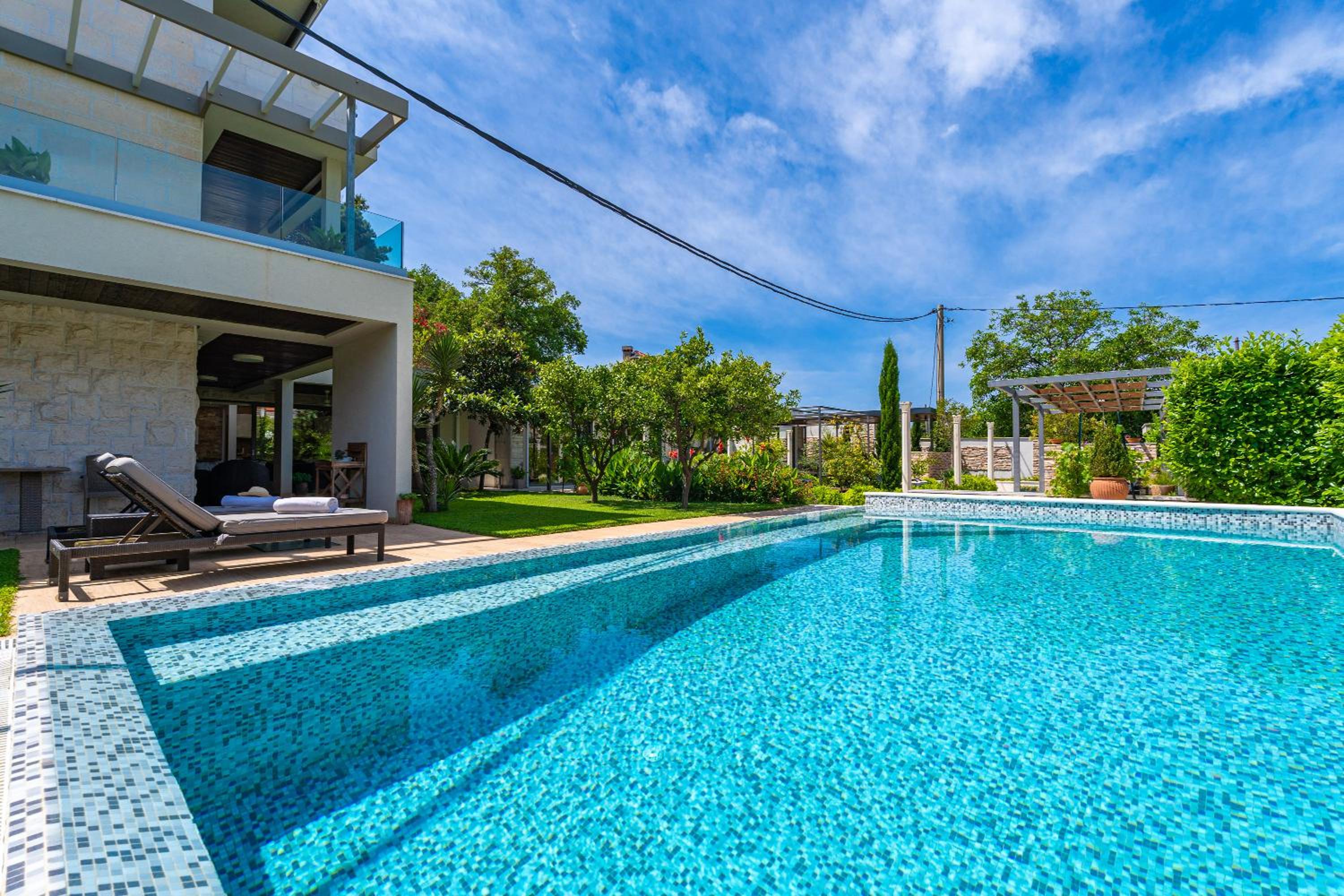 Villa Dolores Apartments