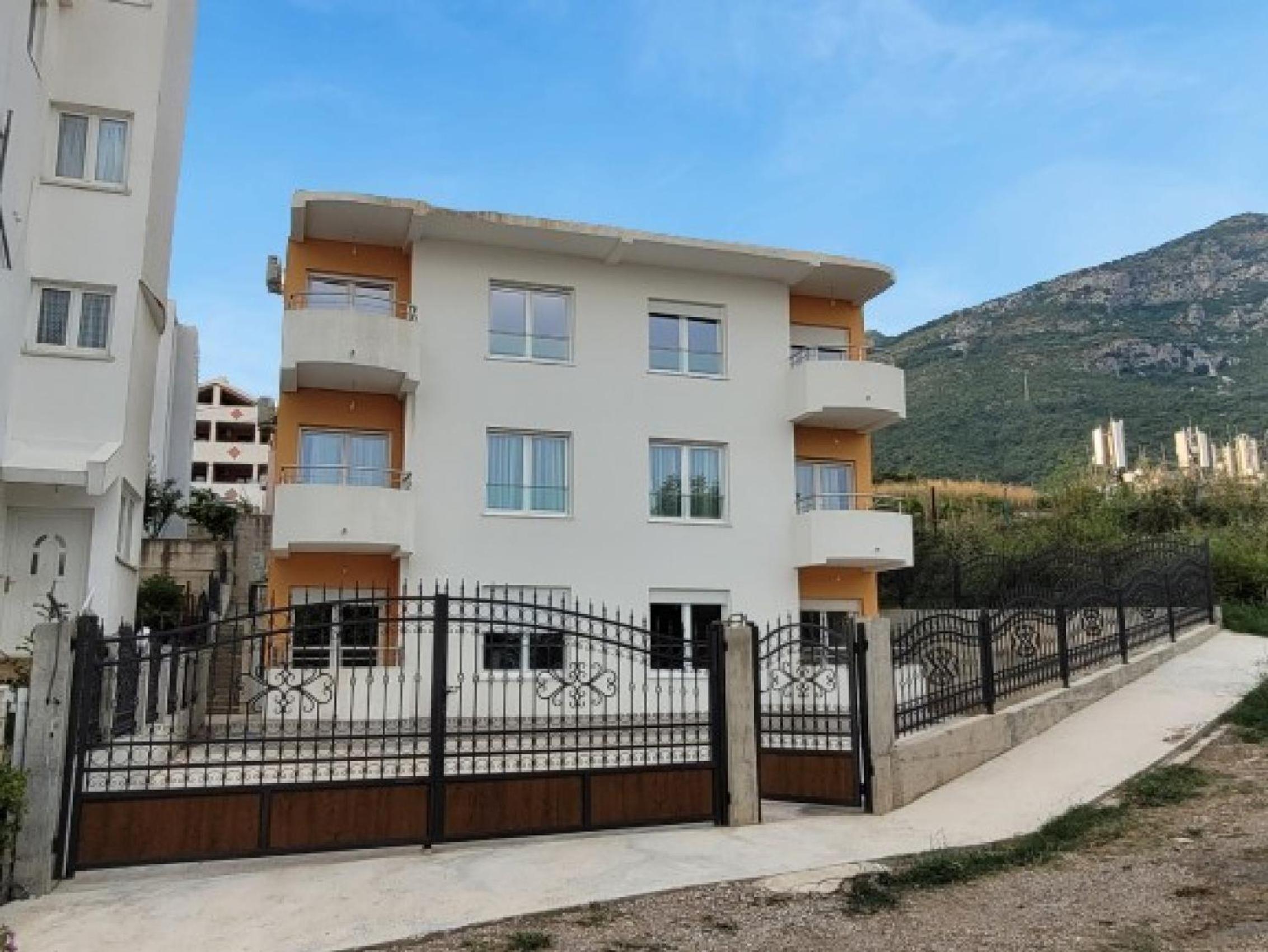 Montenegro Apartments Phoenix With Pool