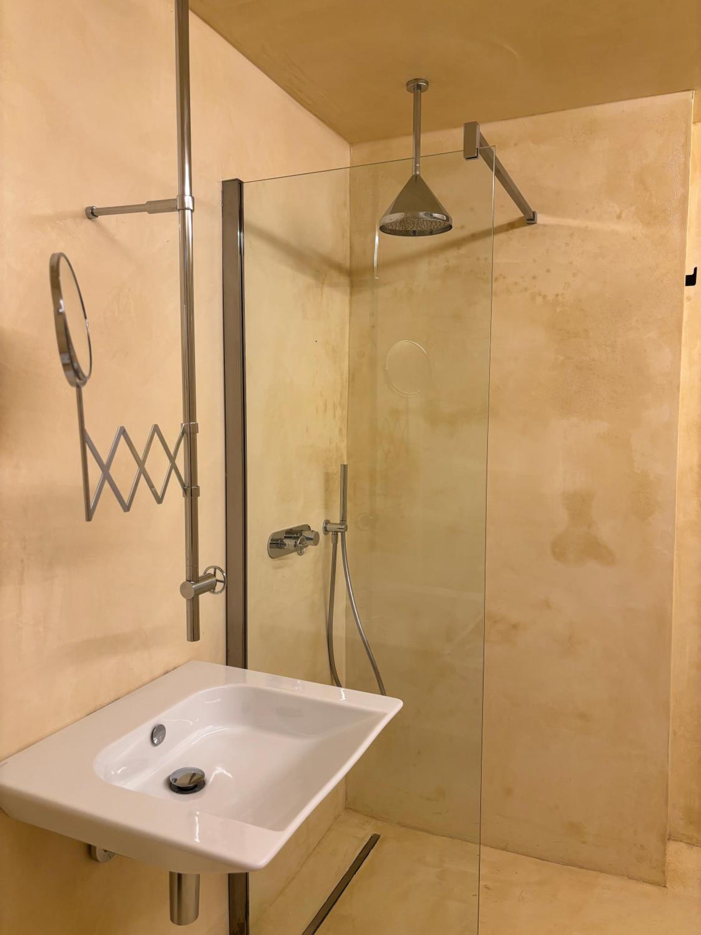 Alora boutique suites