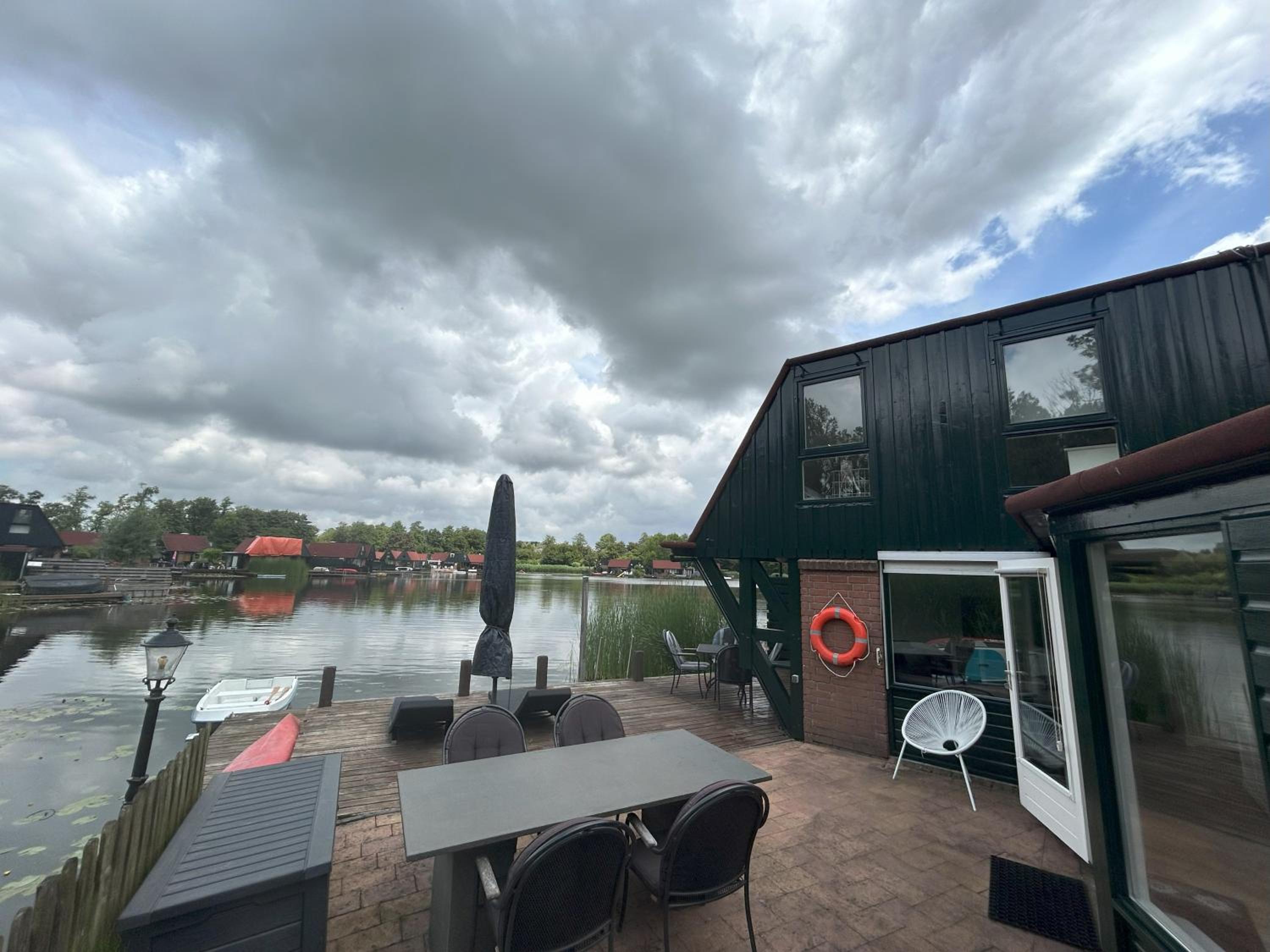 Lakeside Cottage De Rijd
