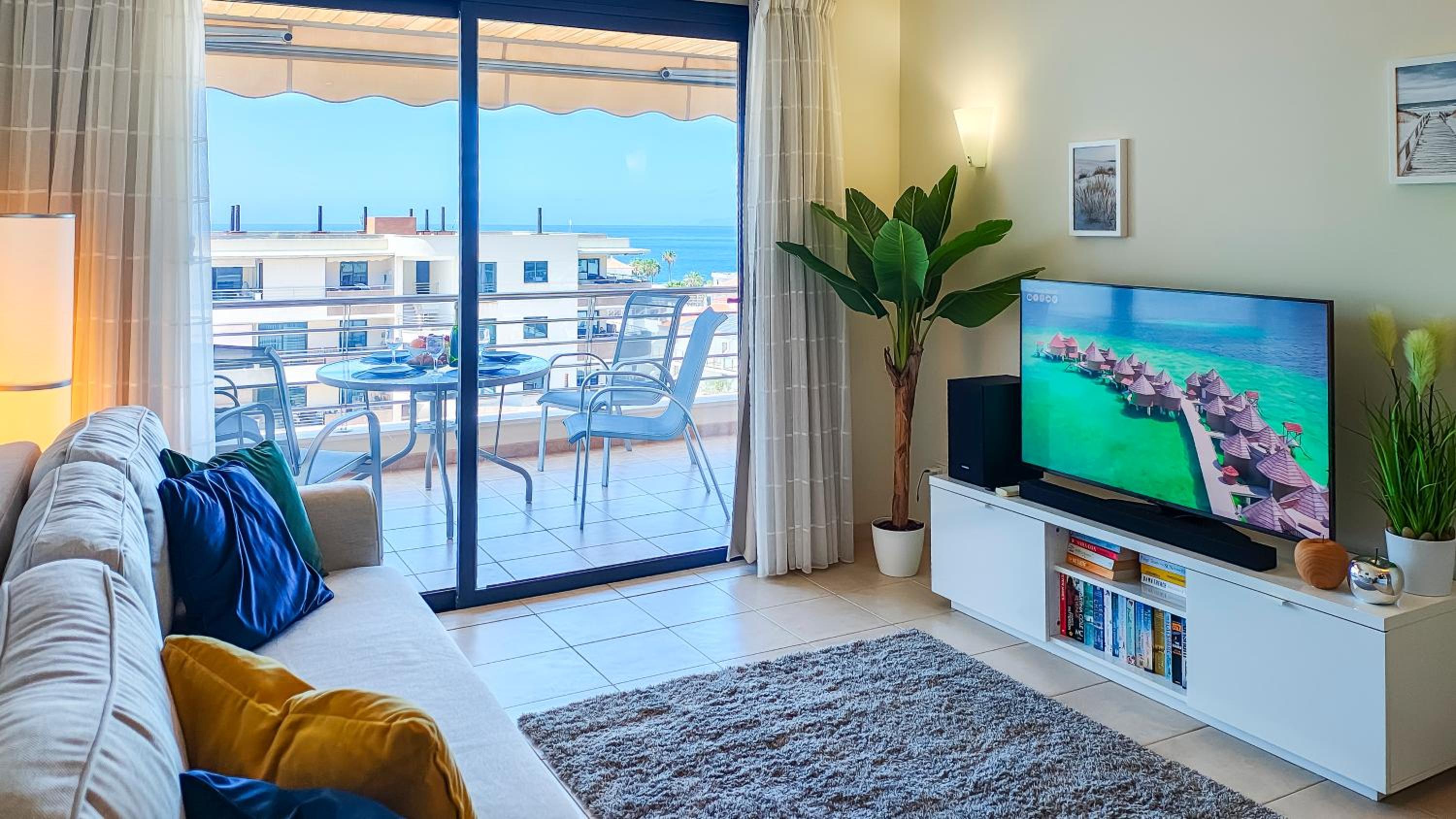 Top Floor Best Ocean View - Swimming pool view 2