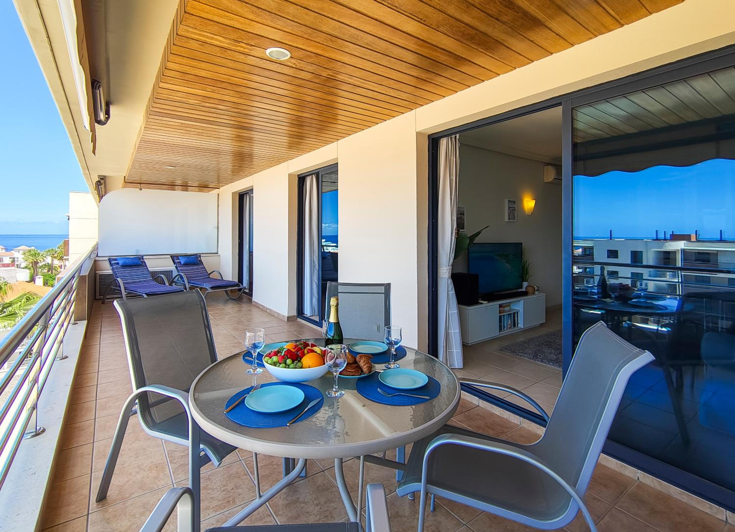 Top Floor Best Ocean View - Swimming pool view 4