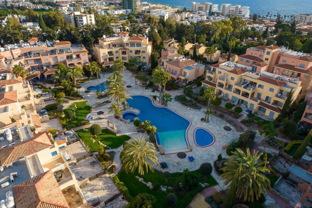 Limnaria Gardens Cozy Apartment by VICHY Holidays