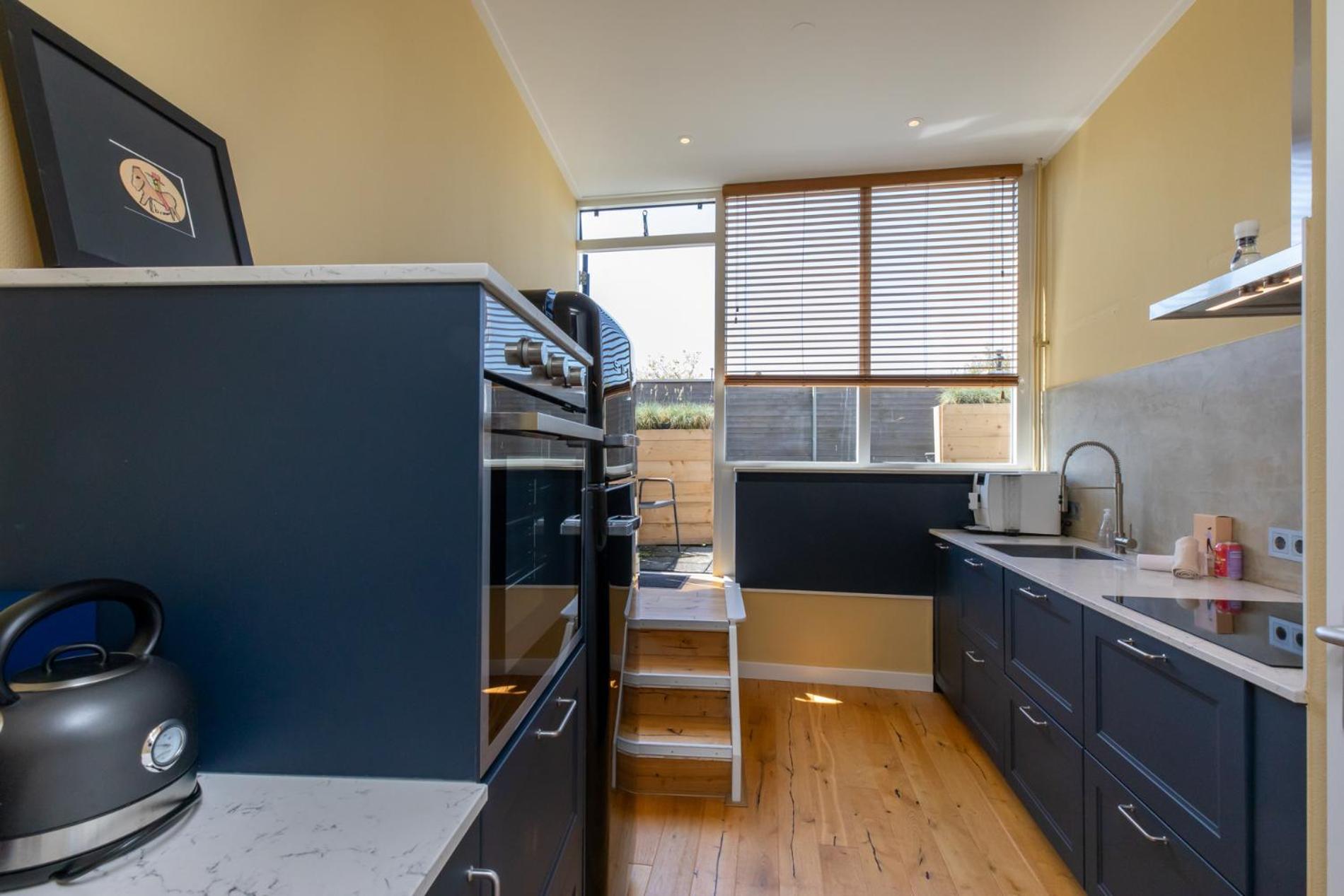 Welcome in - Appartement midden in het centrum met dakterras view 3