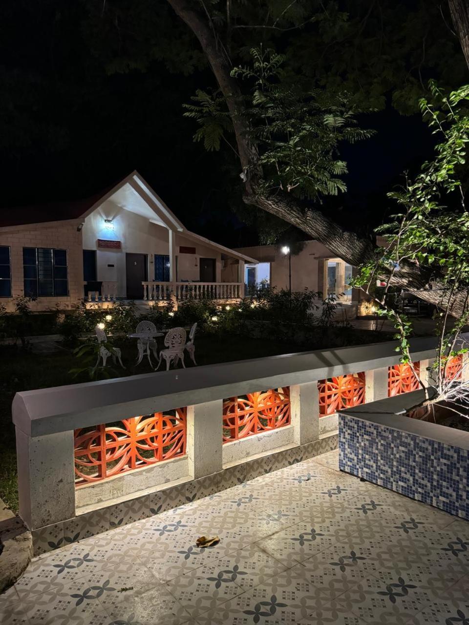 SANTINIKETAN RETREAT, Bolpur view 5