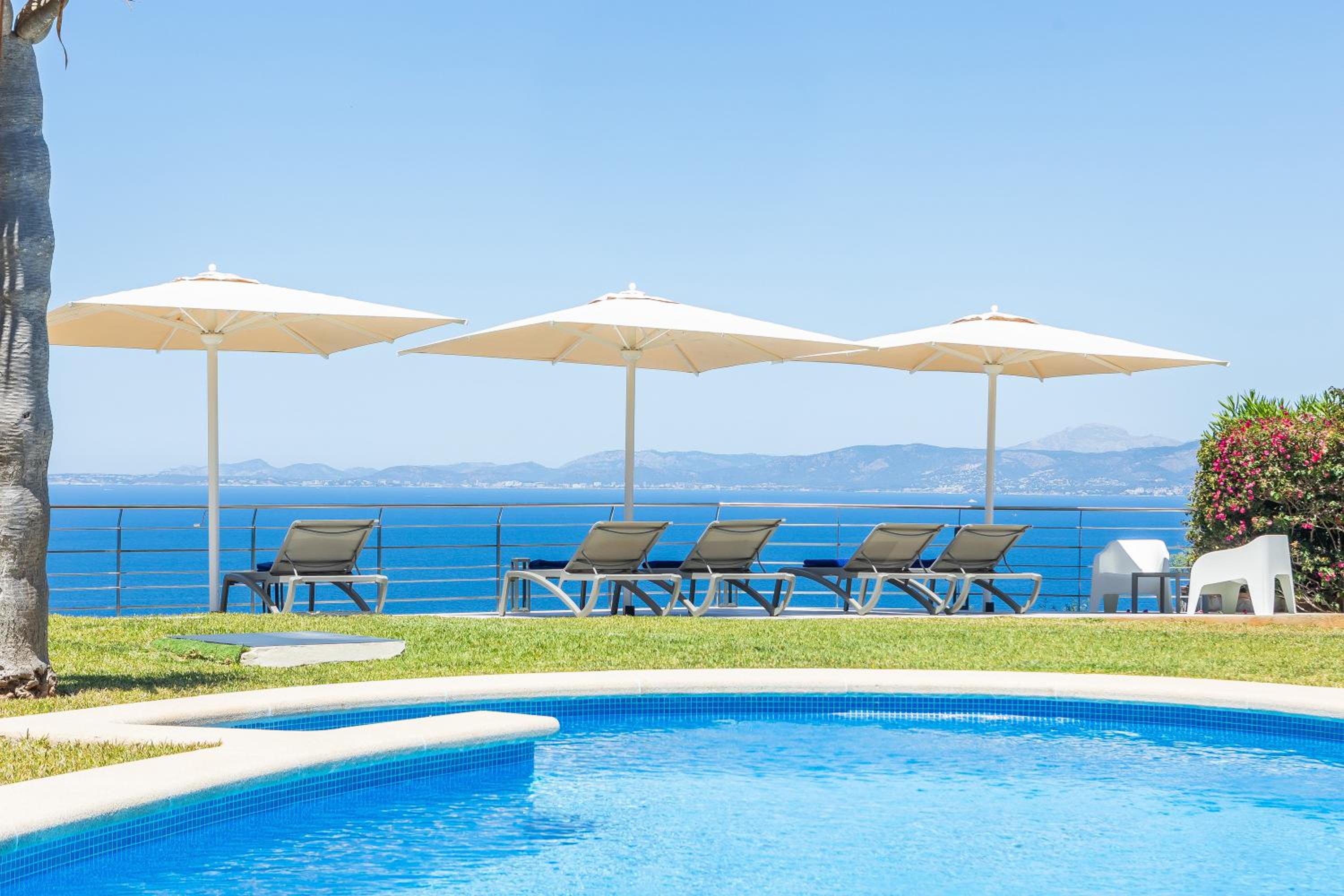 Villa Bay Blue view 4