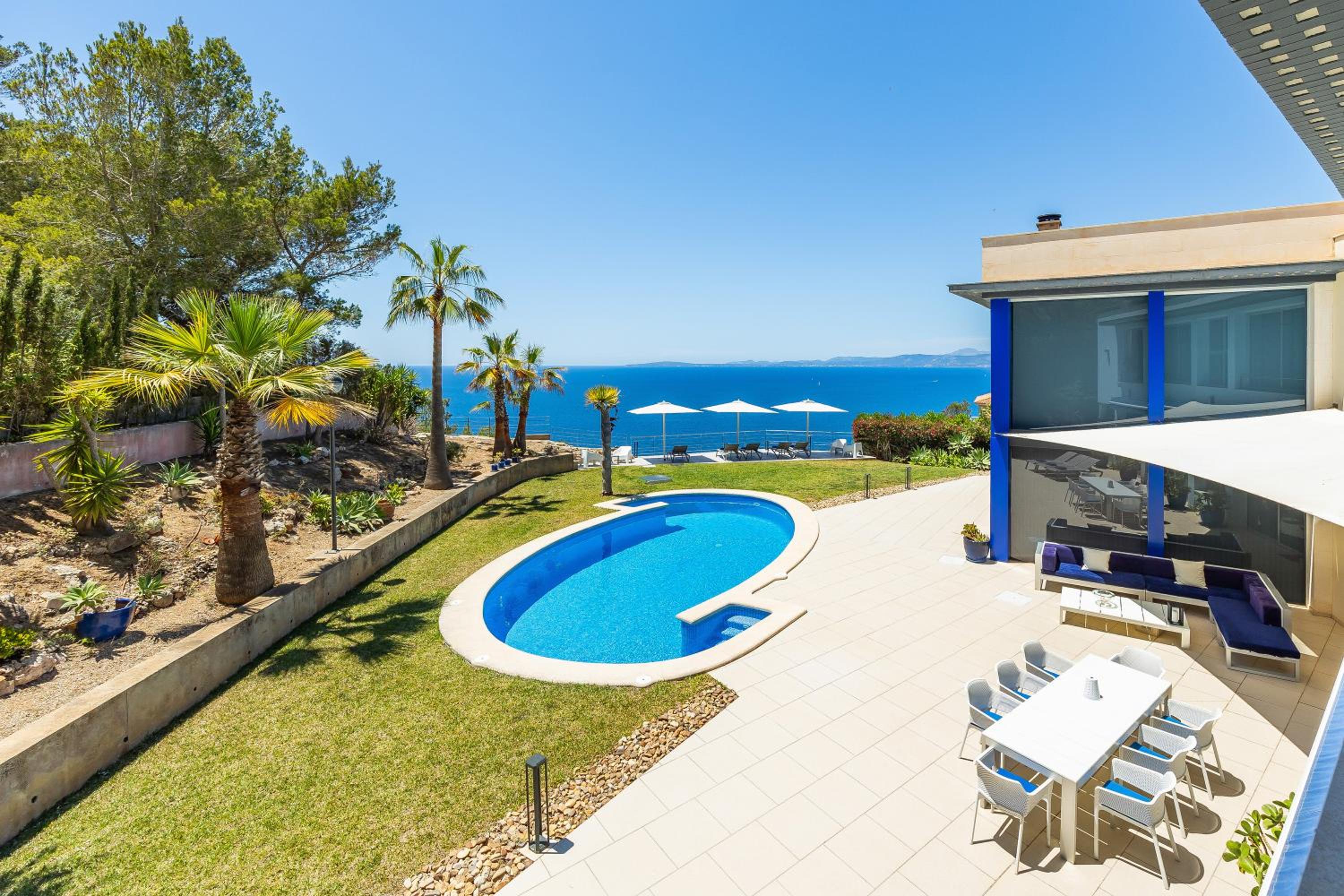 Villa Bay Blue view 3