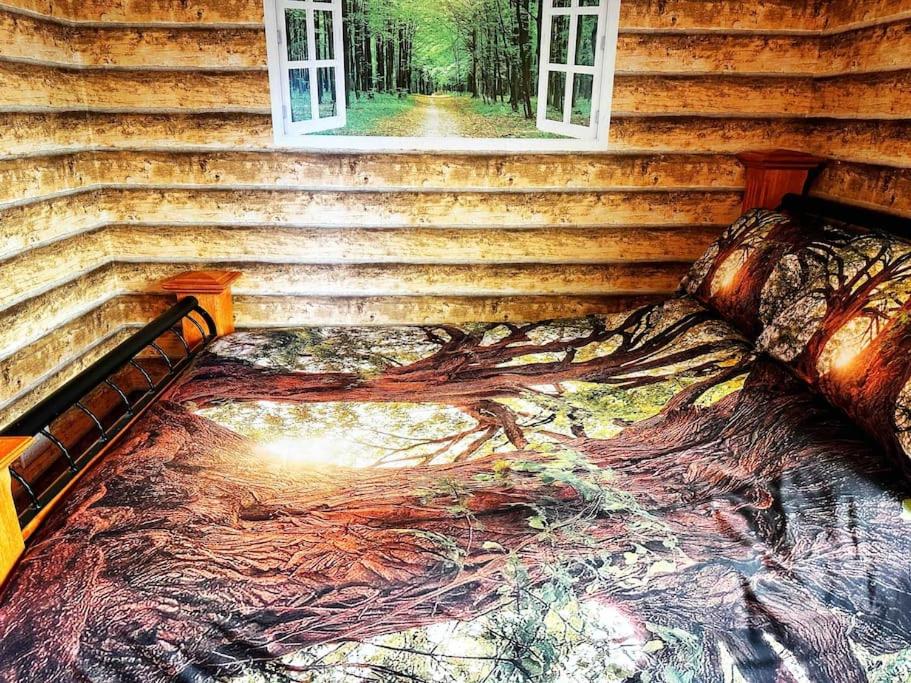 Squirrel Hideaway with Hot Tub in Formby, Liverpool