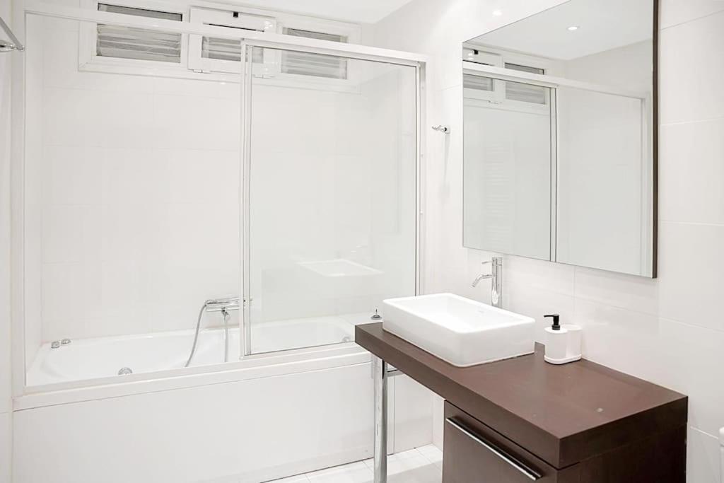 Varkiza Seaside and Views Retreat with Jacuzzi view 4