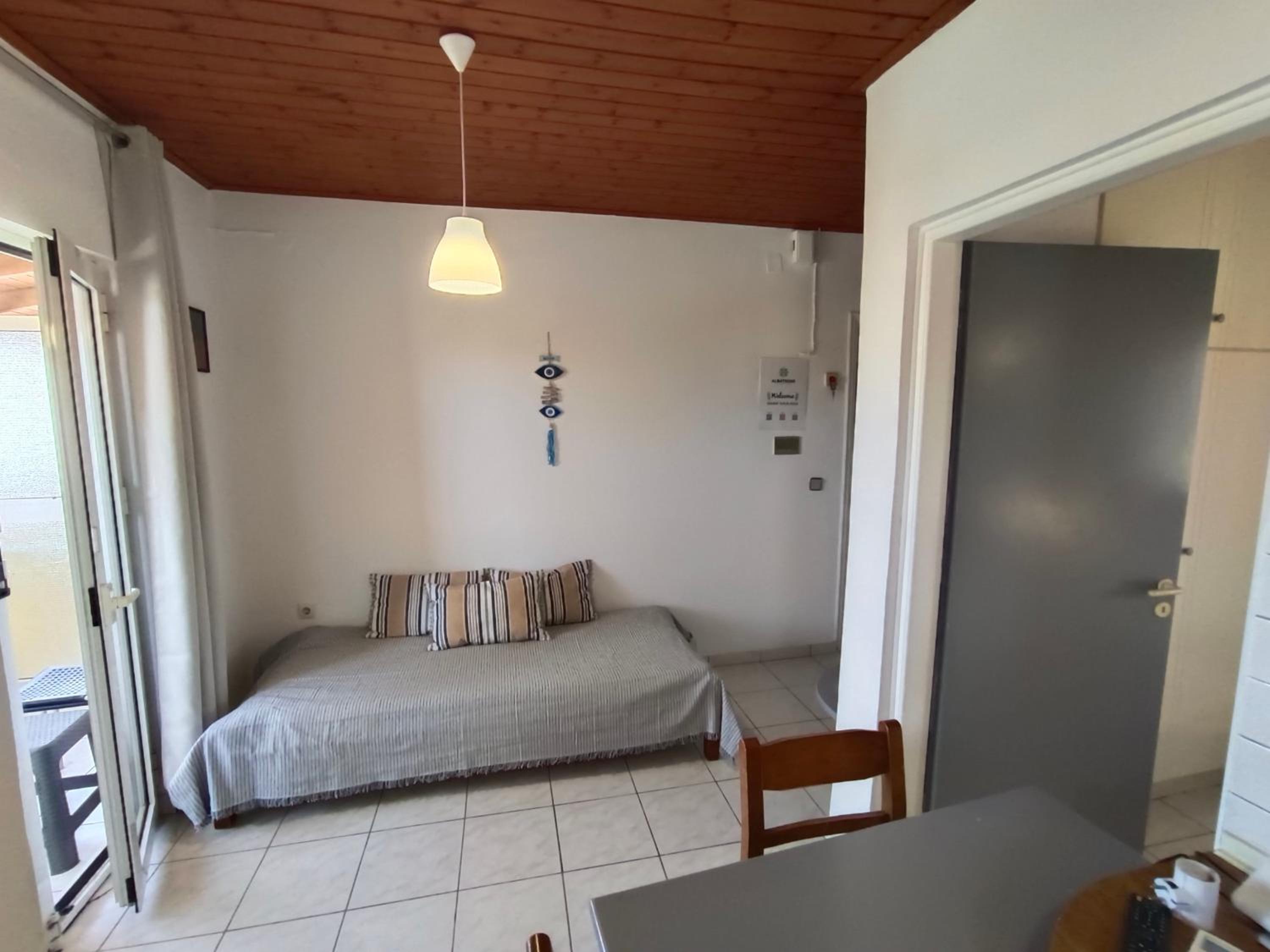 Albatross Apartments